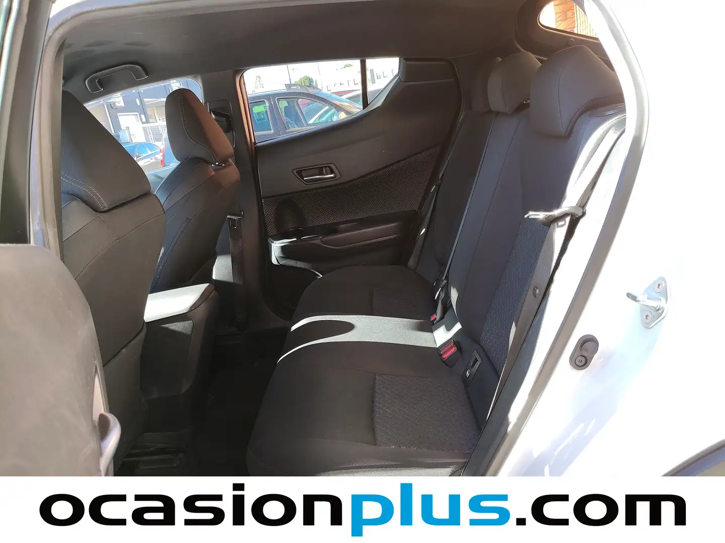 Foto Toyota C-HR Toyota C-HR 1.8 125H Advance (122 CV)