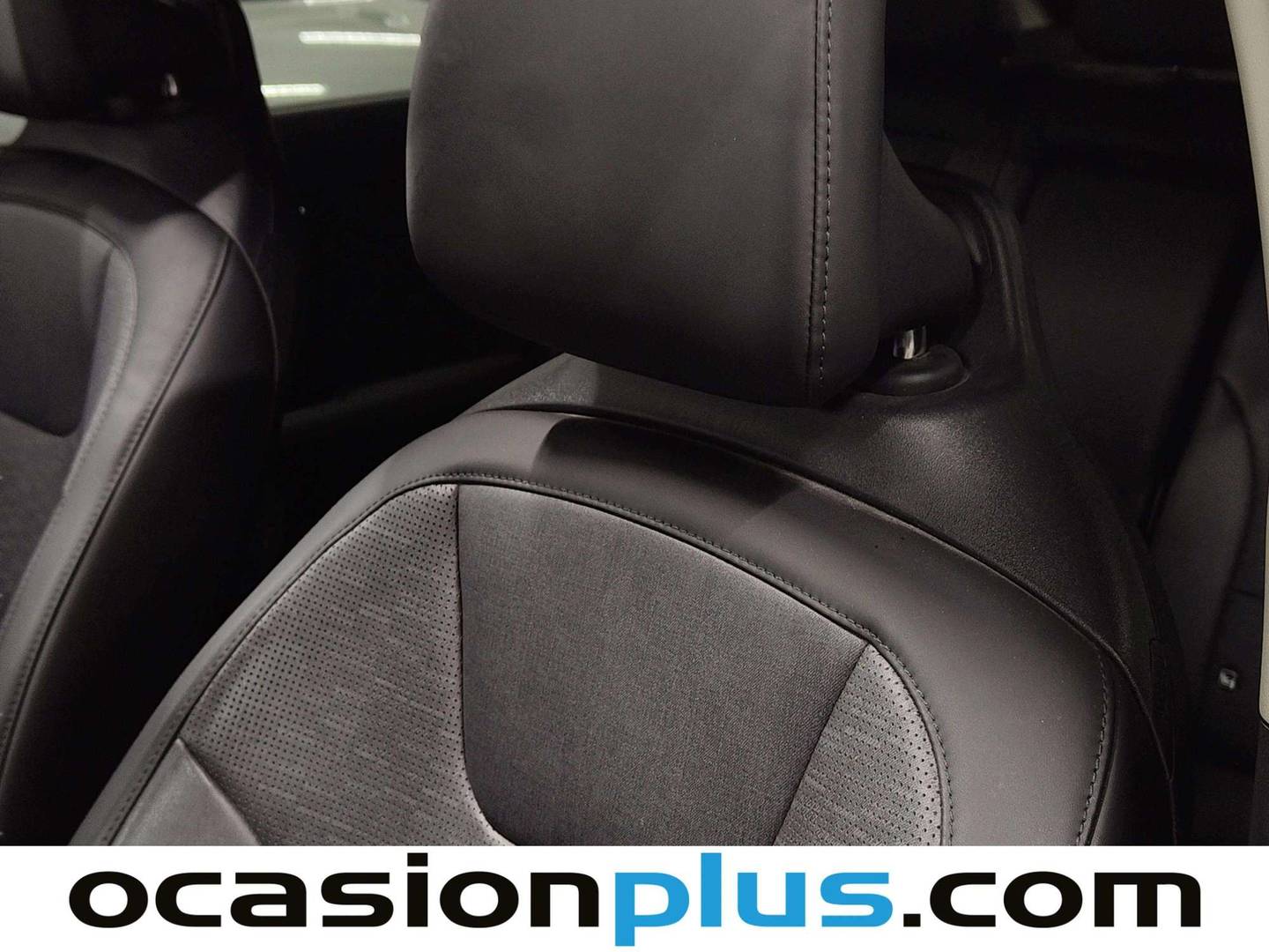 Equipamiento del KIA e-Niro KIA e-Niro Emotion (Long Range) (204 CV)