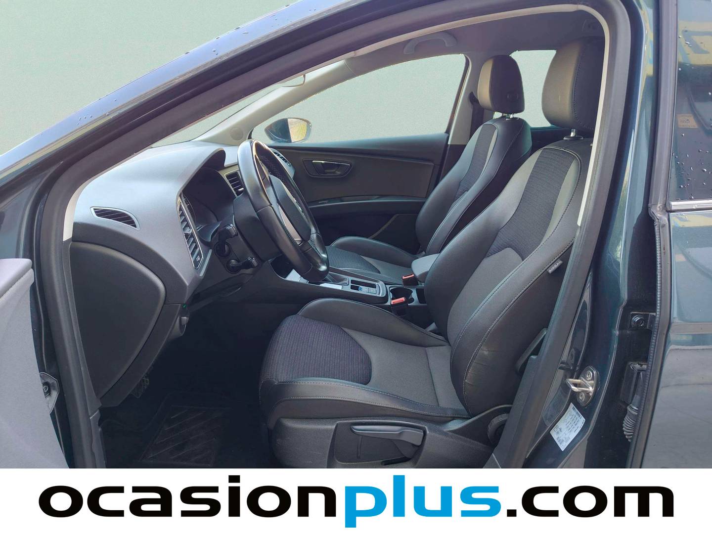 Foto asientos delanteros Seat León Seat León ST 1.5 TGI GNC Xcellence Edition Plus DSG7 (130 CV)