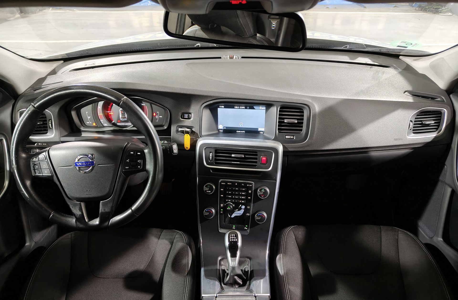 Volvo V60 Cross Country D3 Kinetic - foto 6