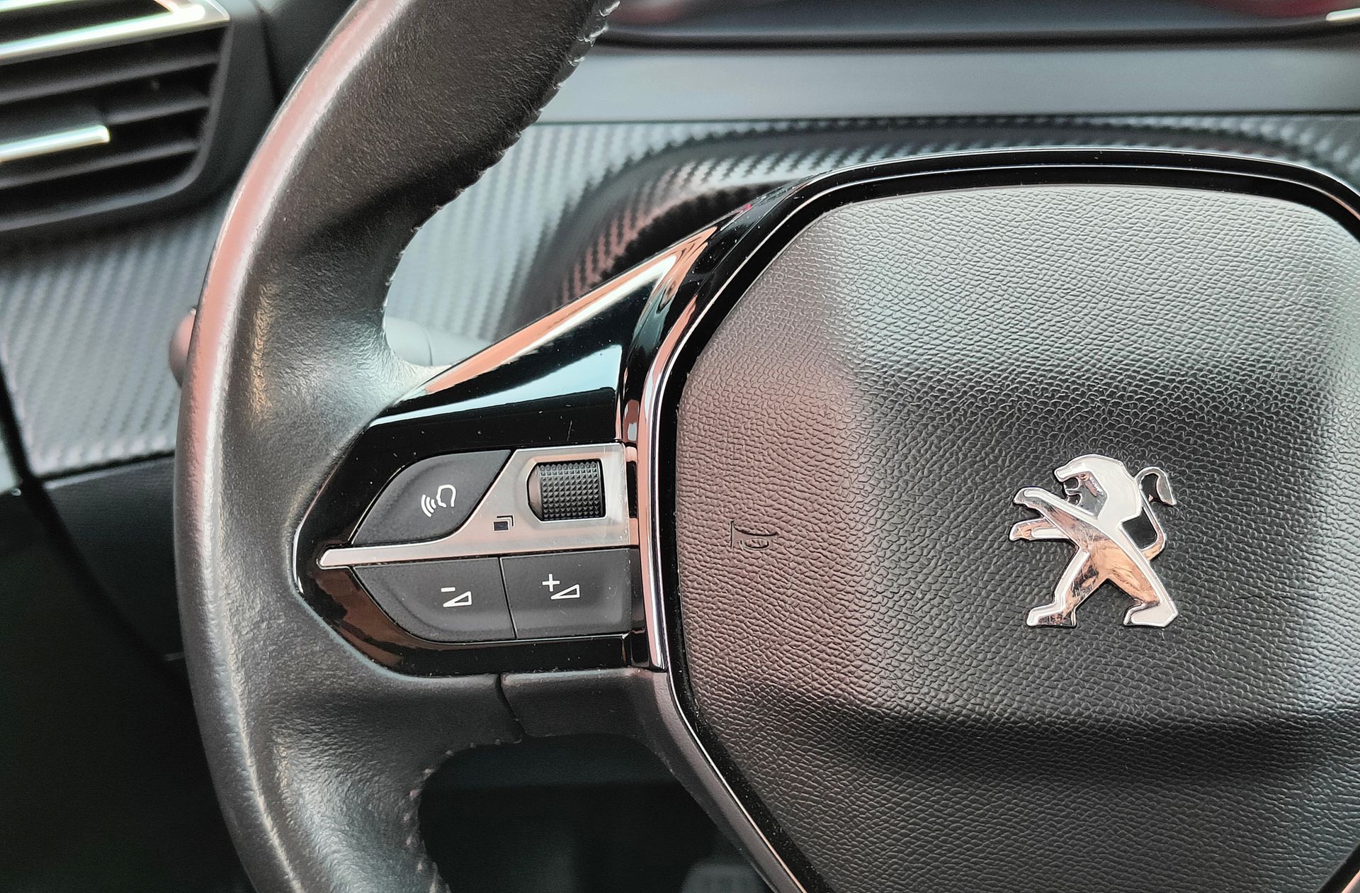 Peugeot 208 BlueHDi 100 Active Pack - foto 25