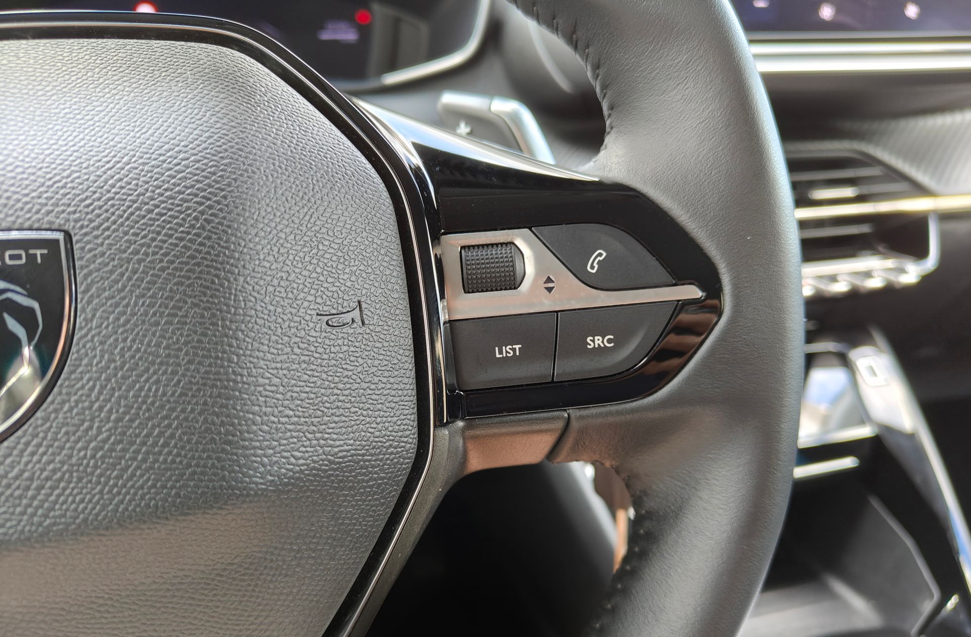 Peugeot 208 Allure Hybrid eDCS6 - foto 34