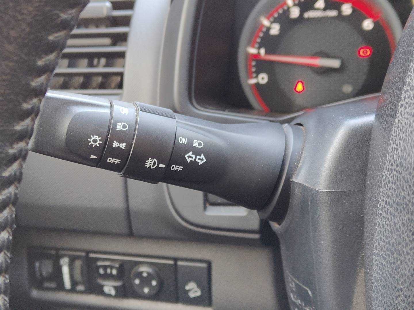 Foto Isuzu D-Max Isuzu D-Max 1.9 Crew Solar Auto (164 CV)