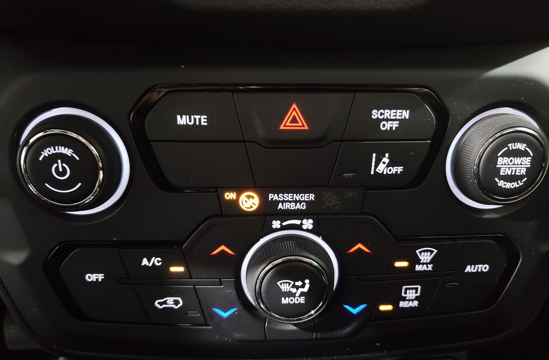 Jeep Renegade eHybrid 1.5 Limited ATX - foto 33