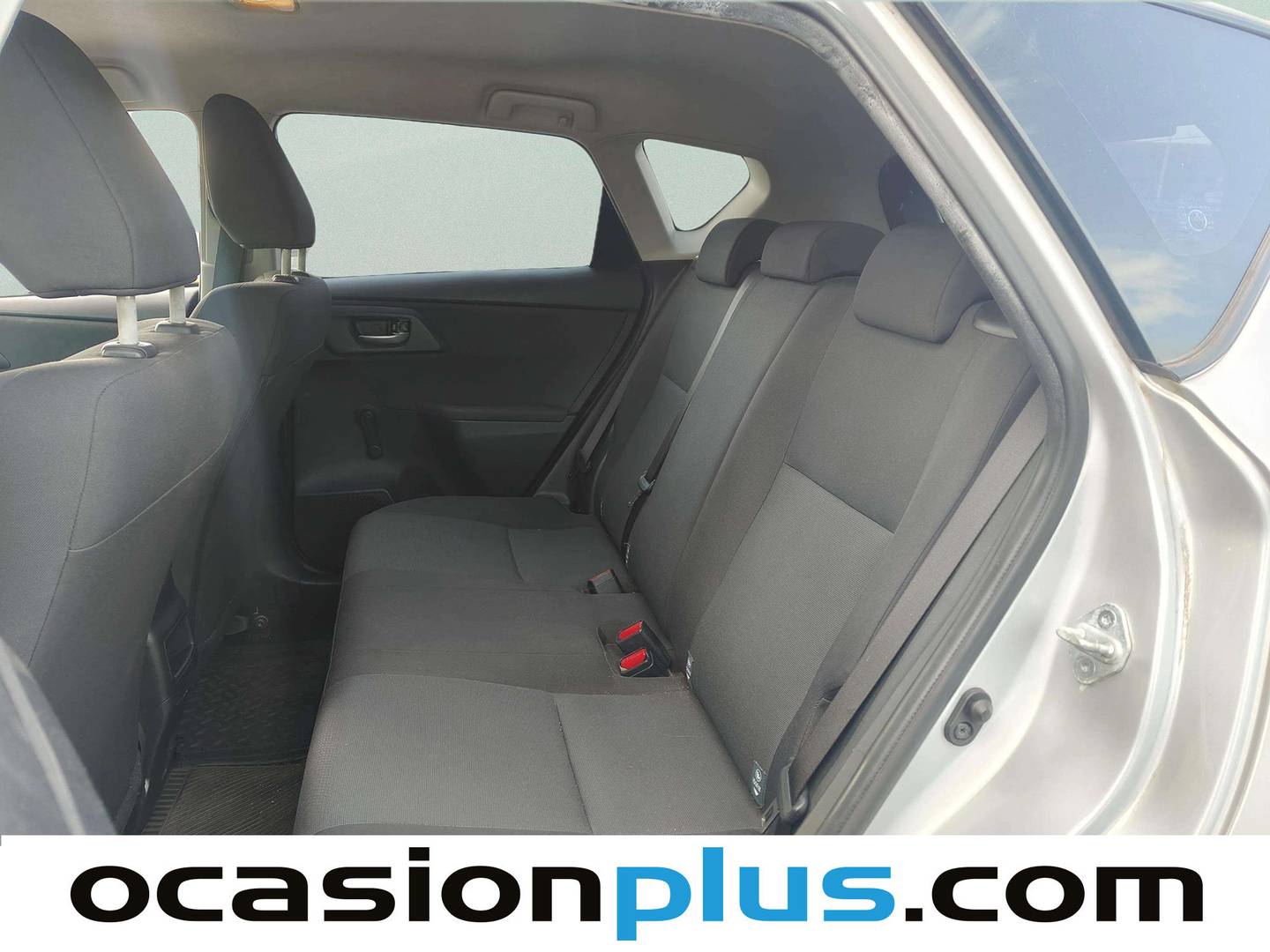 Foto asientos traseros Toyota Auris Toyota Auris 90D Business (90 CV)