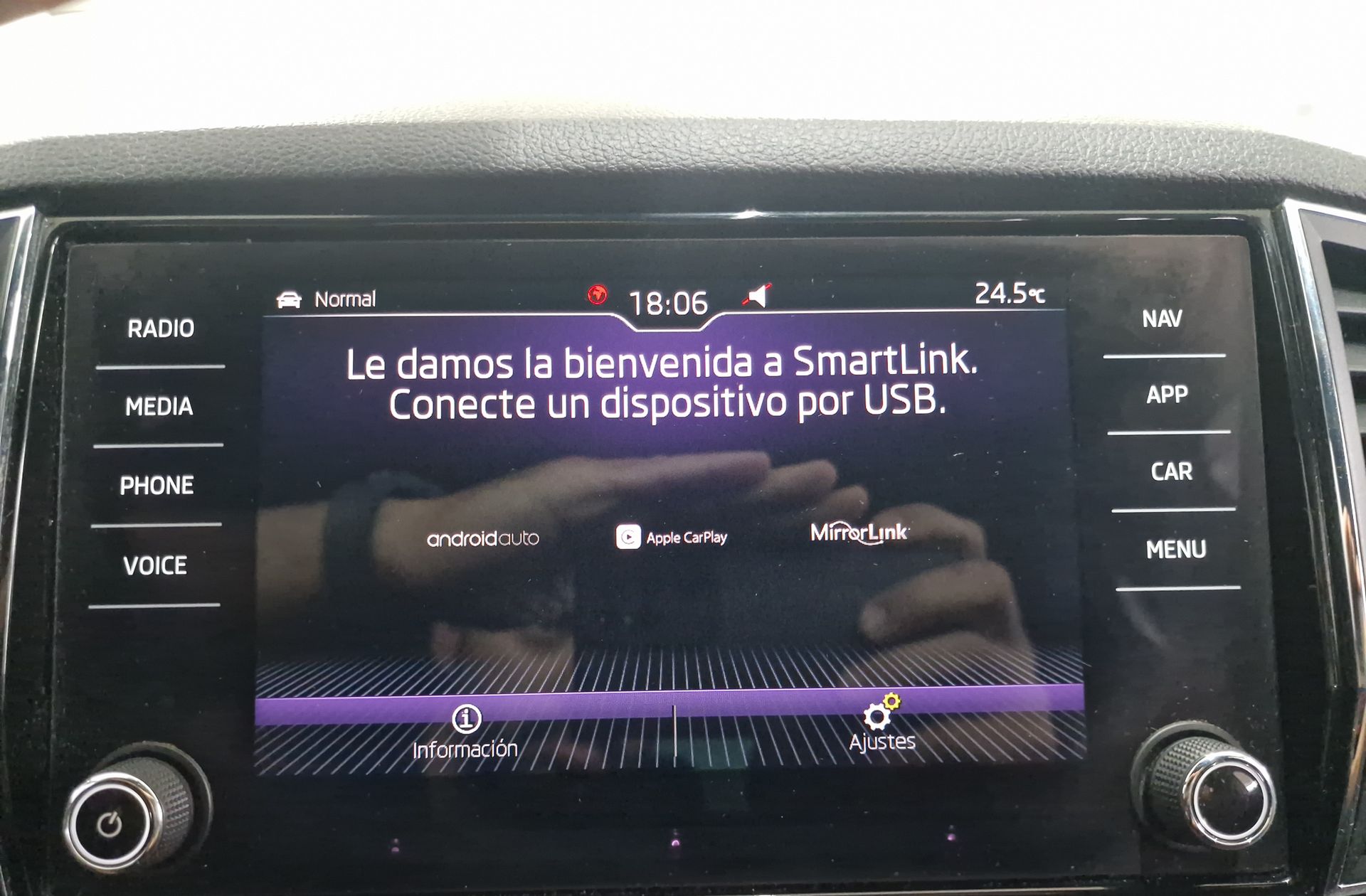 Škoda Karoq 1.5 TSI ACT Sportline DSG - foto 8