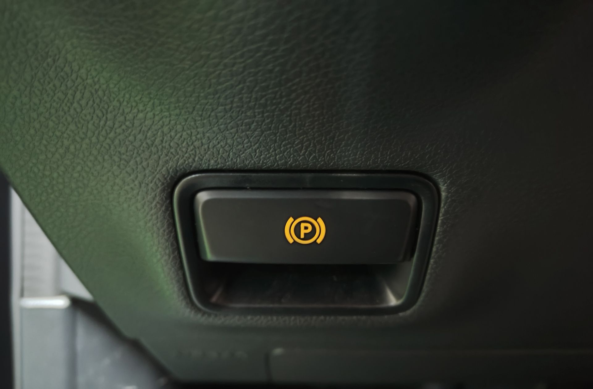 Mercedes-Benz GLA 220 d - foto 23