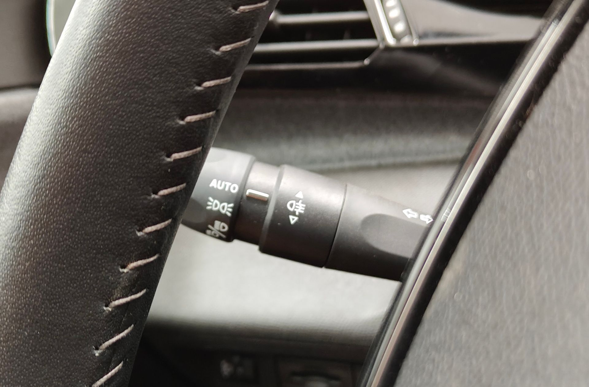 Peugeot 408 Allure Hybrid eDCS6 - foto 23