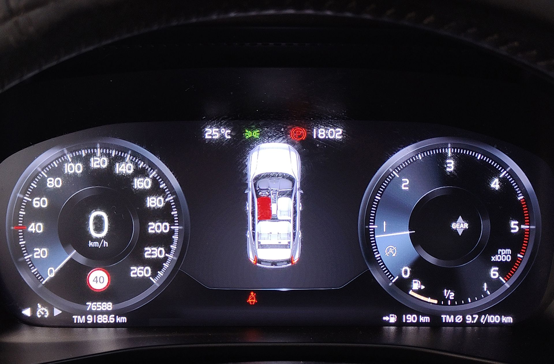 Volvo XC40 D3 Business Plus - foto 24