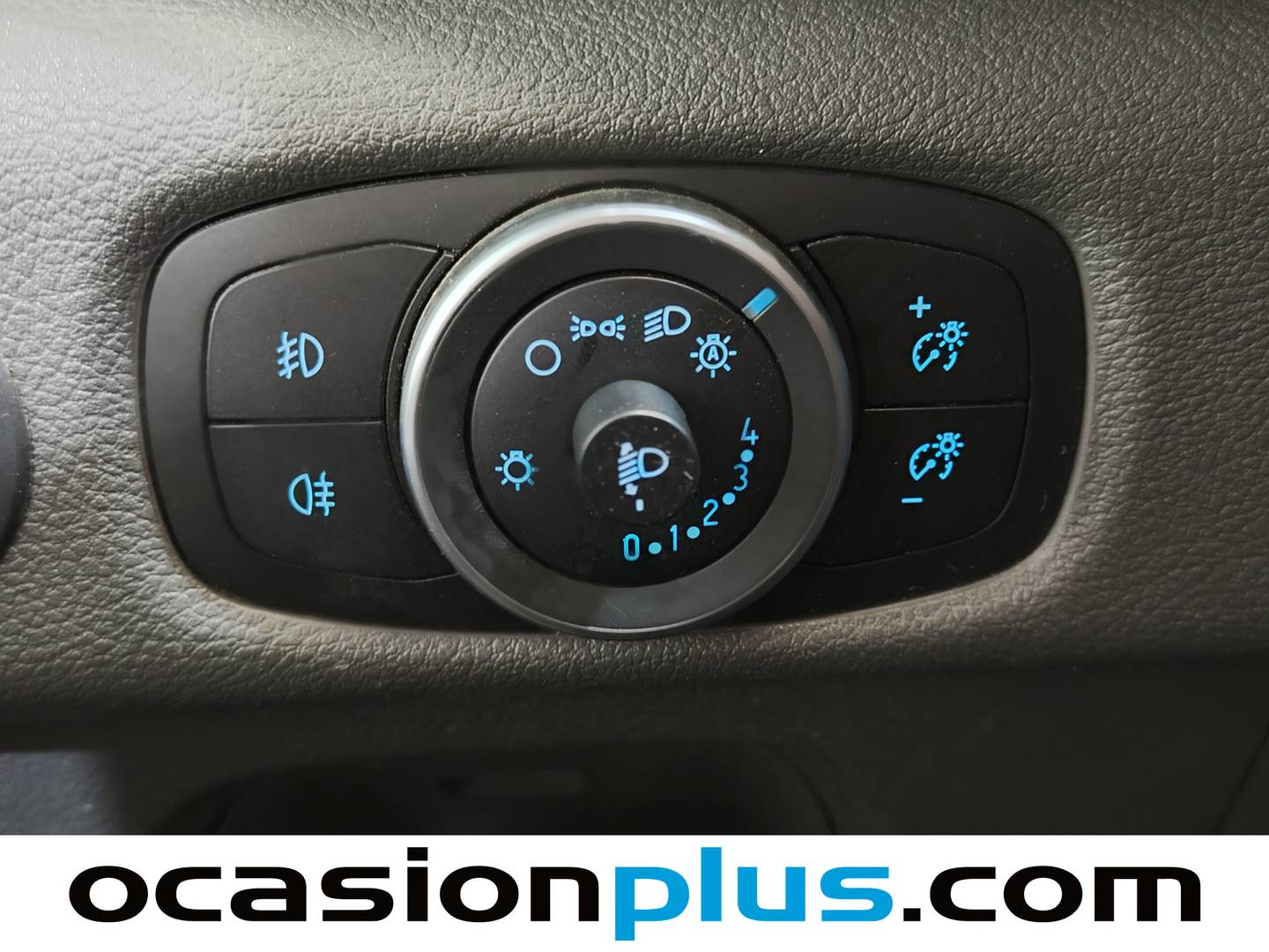 Extras y acabados del Ford Transit Ford Transit Furgon 350 L3H2 Trend RWD (130 CV)