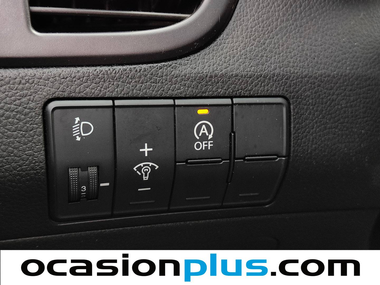 Equipamiento del Hyundai i30 Hyundai i30 1.4 MPI BlueDrive Go! (100 CV)