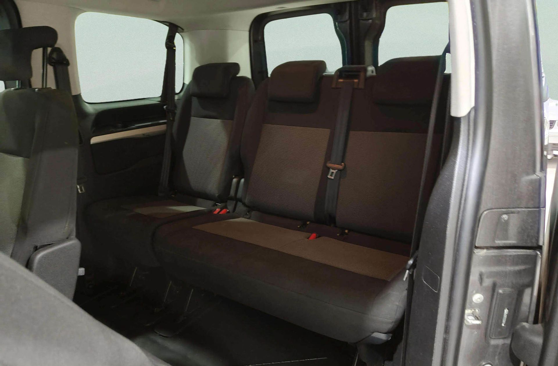 Toyota Proace Verso 2.0D VX Plus Shuttle L1 9 plazas - foto 7
