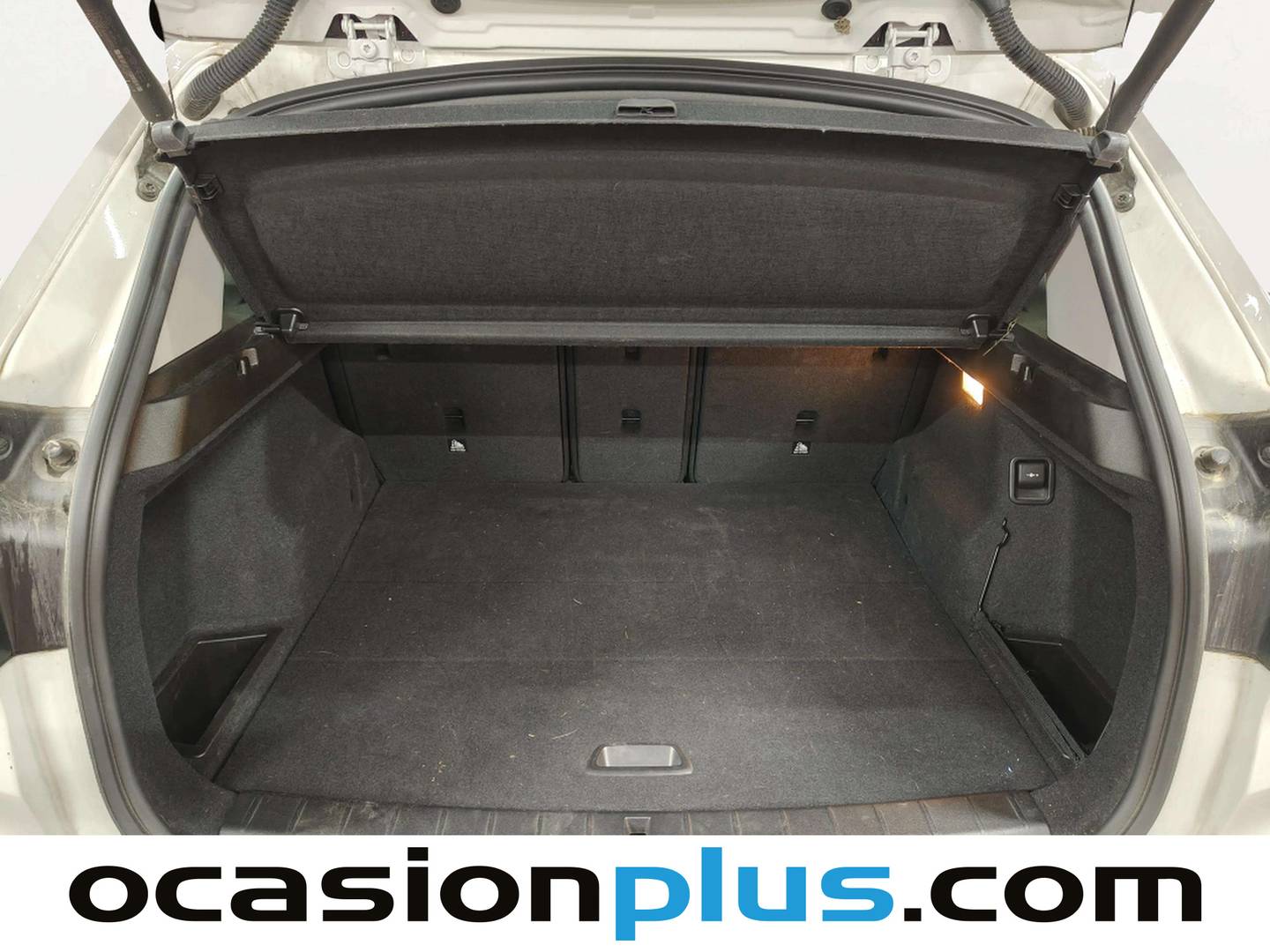 Fotos maletero BMW X1 BMW X1 sDrive18d (150 CV)