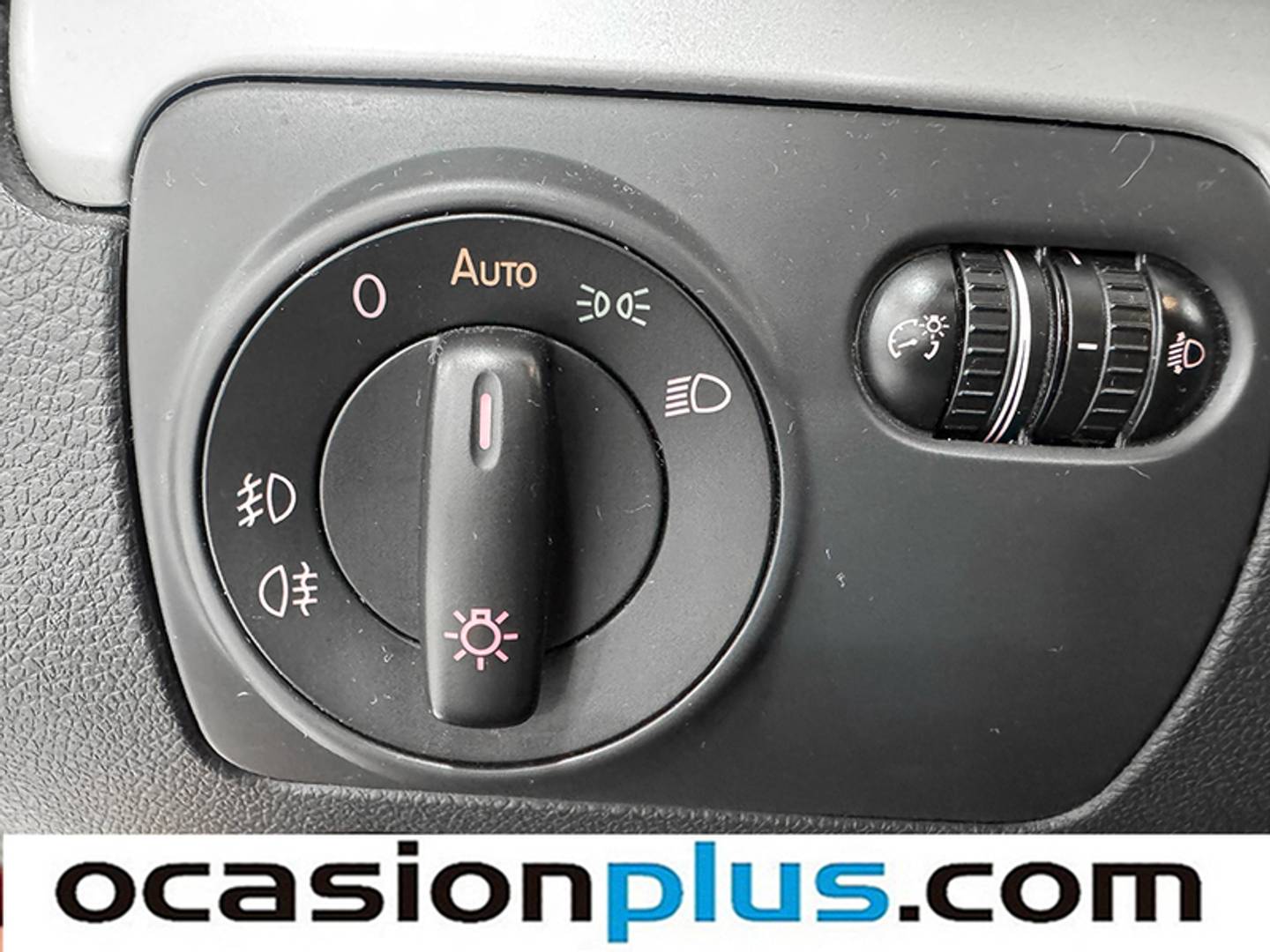 Equipamiento del Volkswagen Golf Volkswagen Golf Cabrio 1.6 TDI CR BMT (105 CV)
