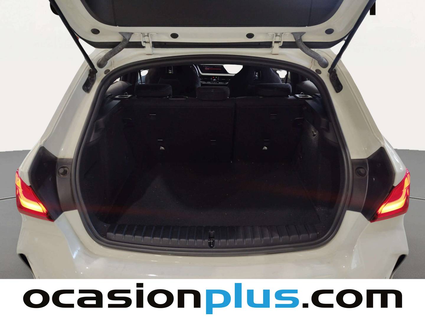 Fotos maletero BMW Serie 1 BMW Serie 1 116d  (116 CV) Pack M
