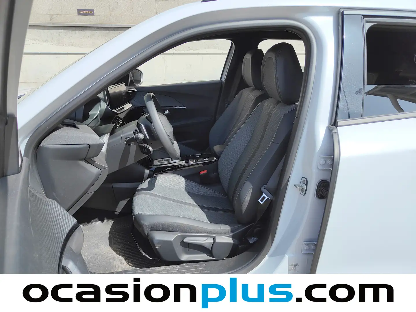 Foto Peugeot 2008 Peugeot 2008 PureTech 130 S&S Allure EAT8 (130 CV)