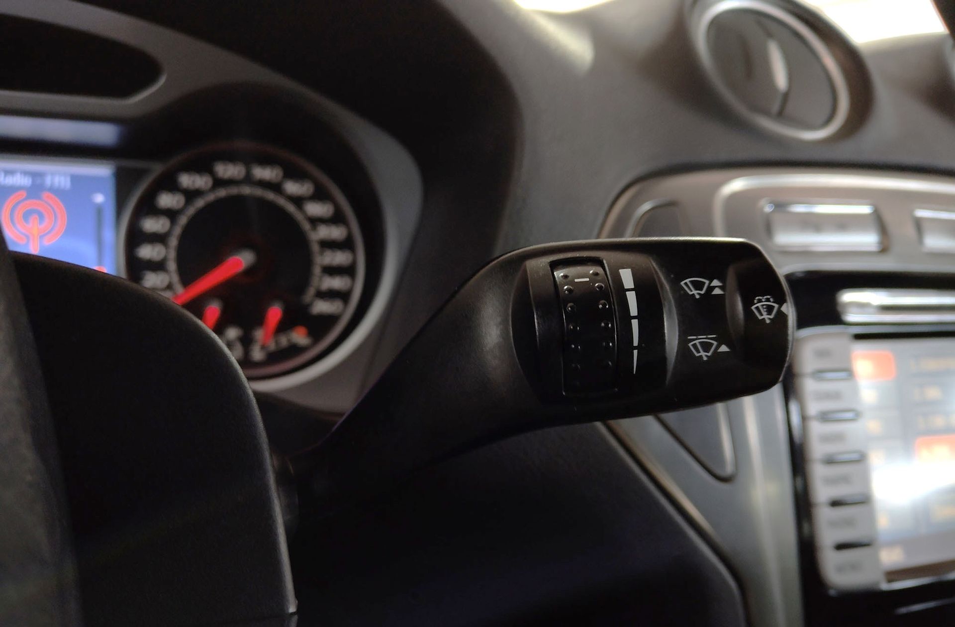 Ford Mondeo SportBreak 2.0 TDCi Titanium PowerShift - foto 22