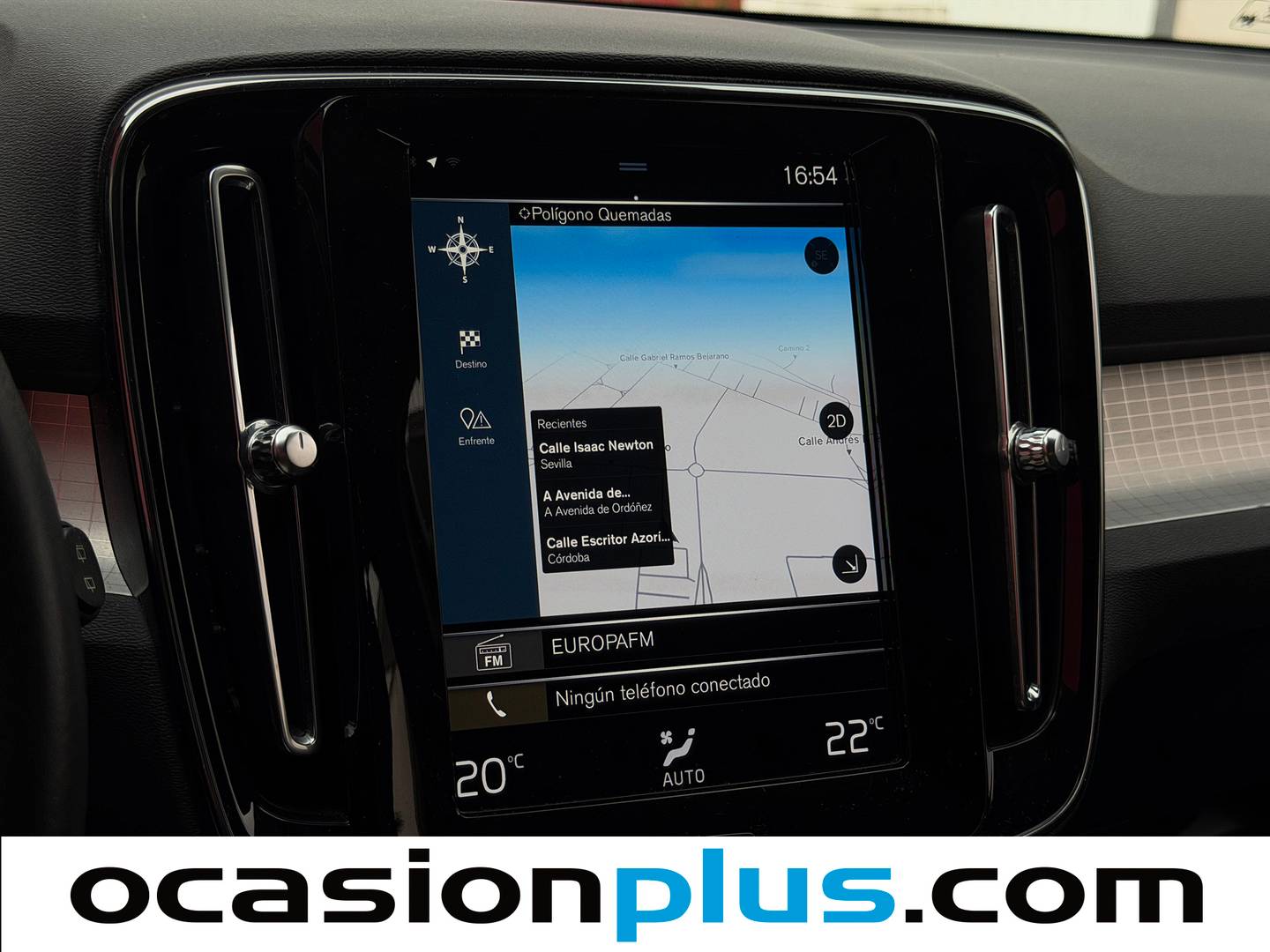 Extras y acabados del Volvo XC40 Volvo XC40 T3 Momentum Pro (163 CV)