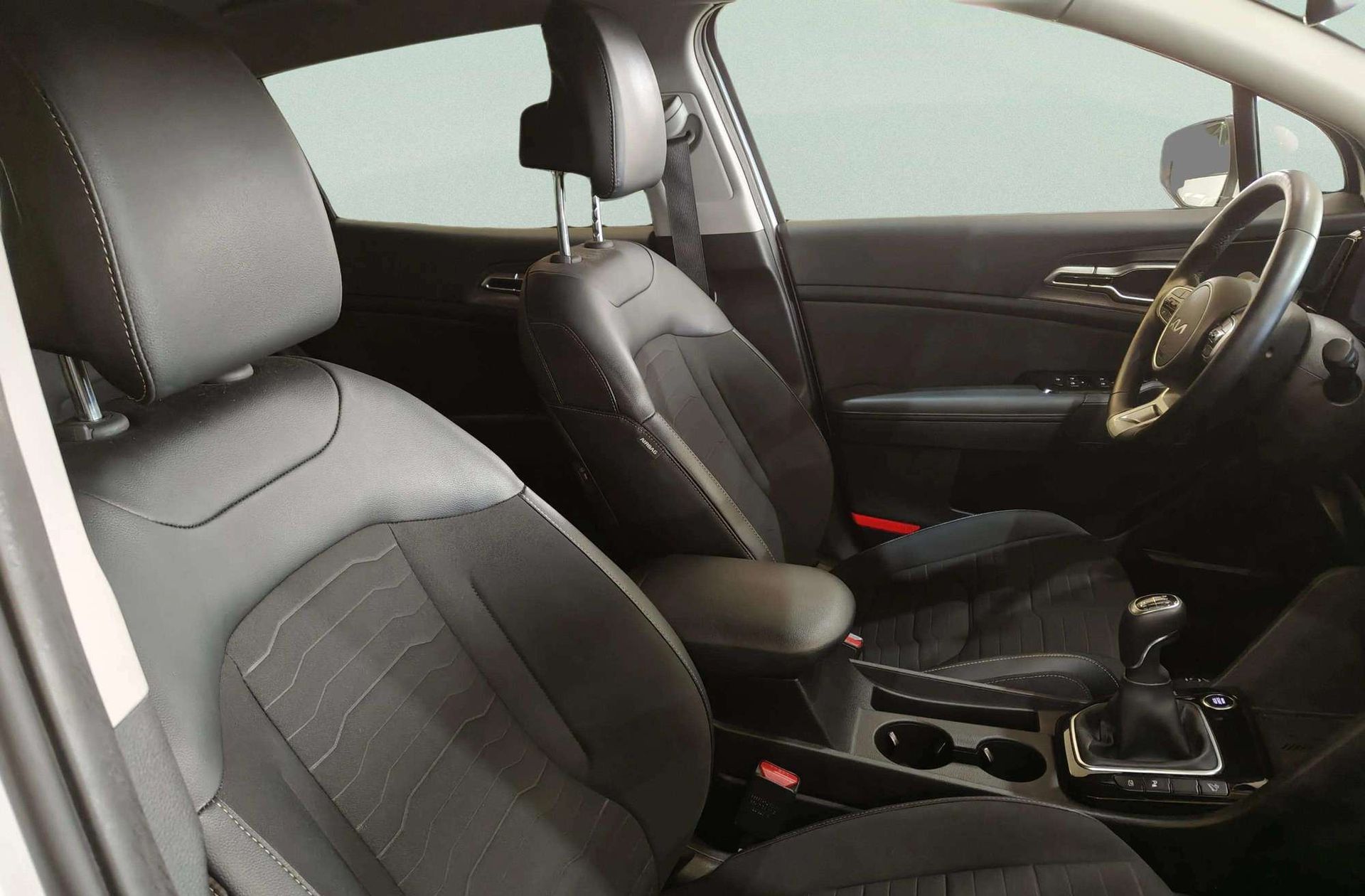 Kia Sportage 1.6 T-GDi MHEV Tech 4x2 - foto 19