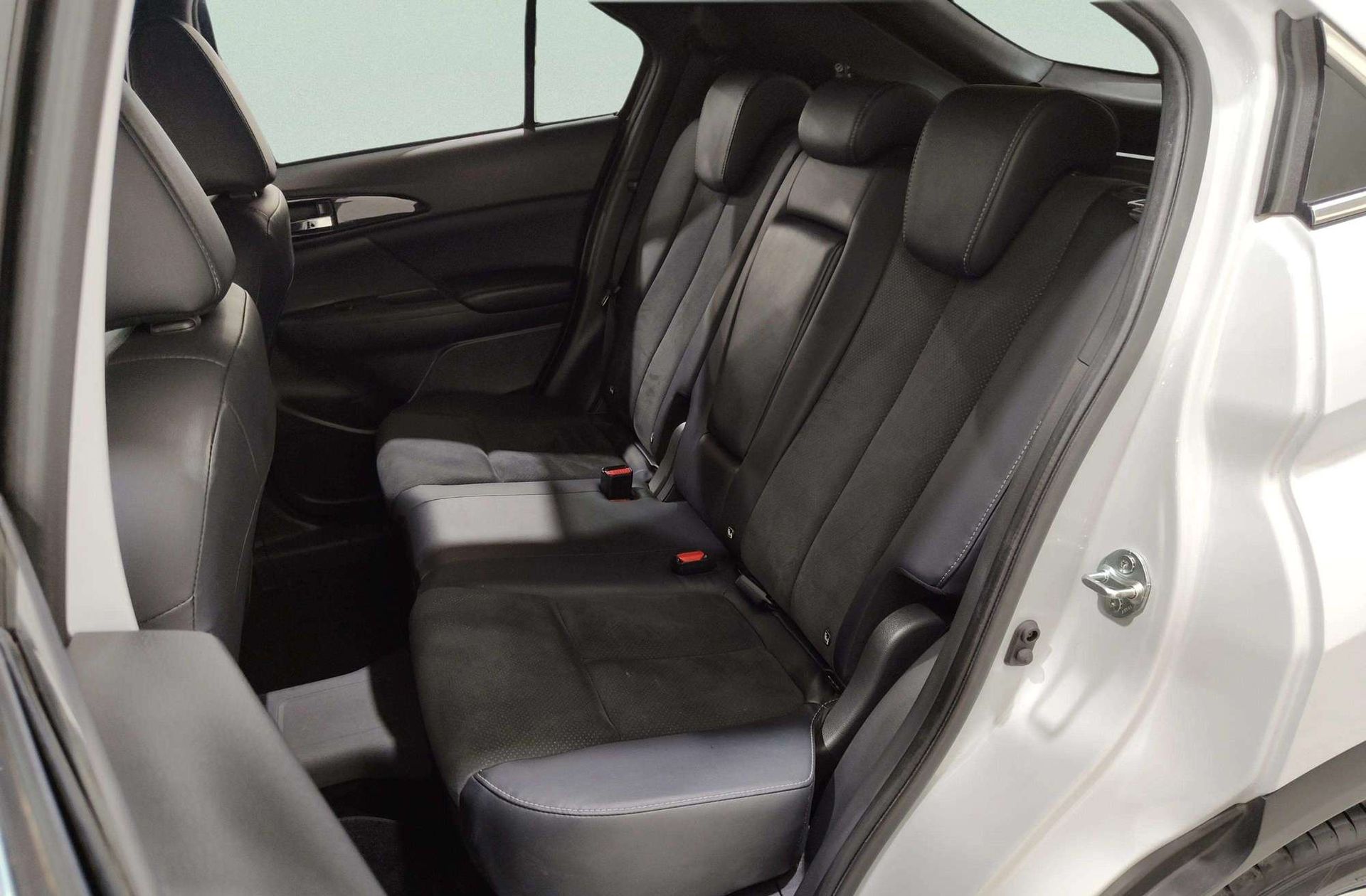 Mitsubishi Eclipse Cross 2.4 PHEV Kaiteki 4WD - foto 14