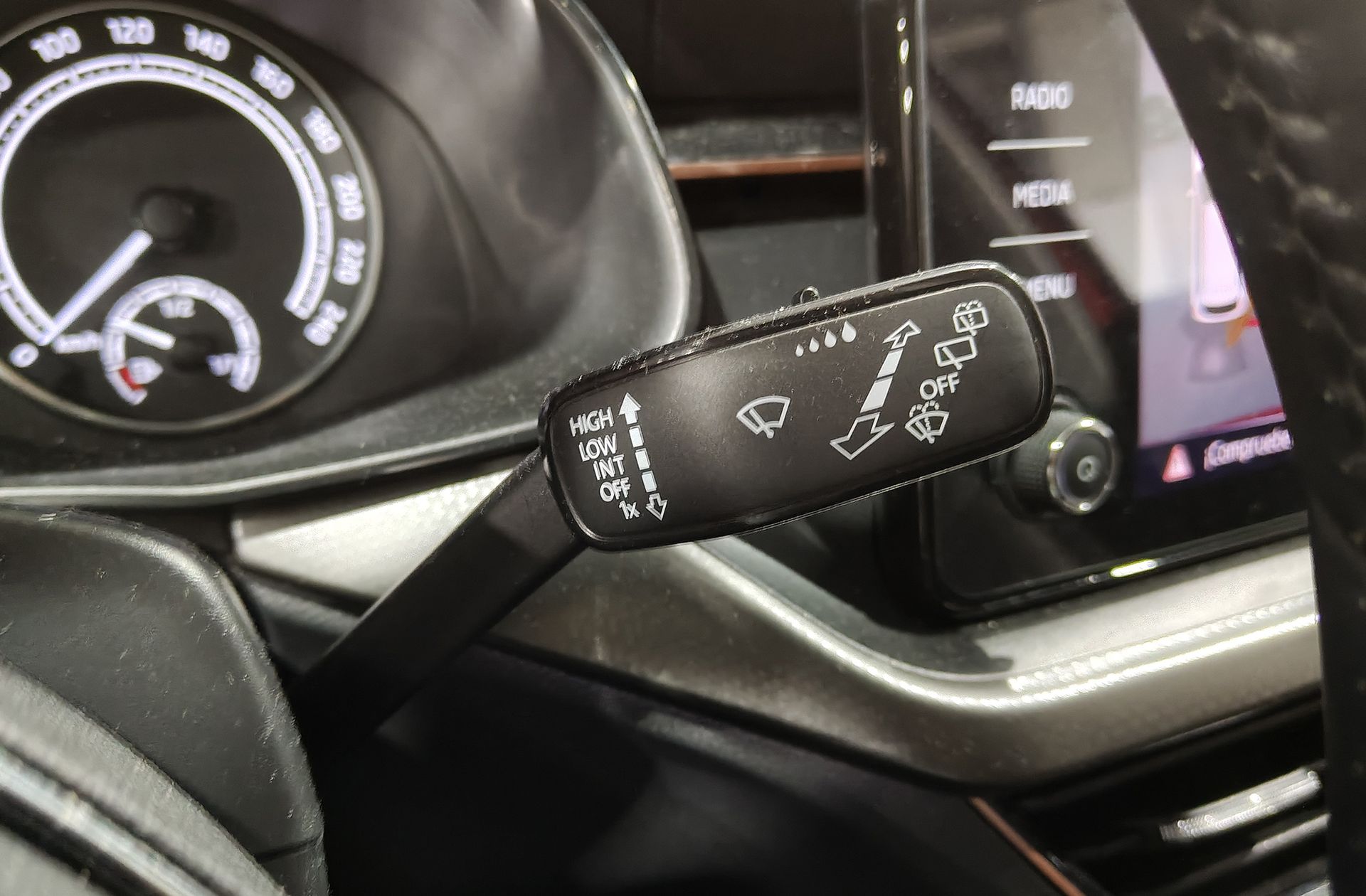Škoda Kamiq 1.5 TSI Style - foto 26