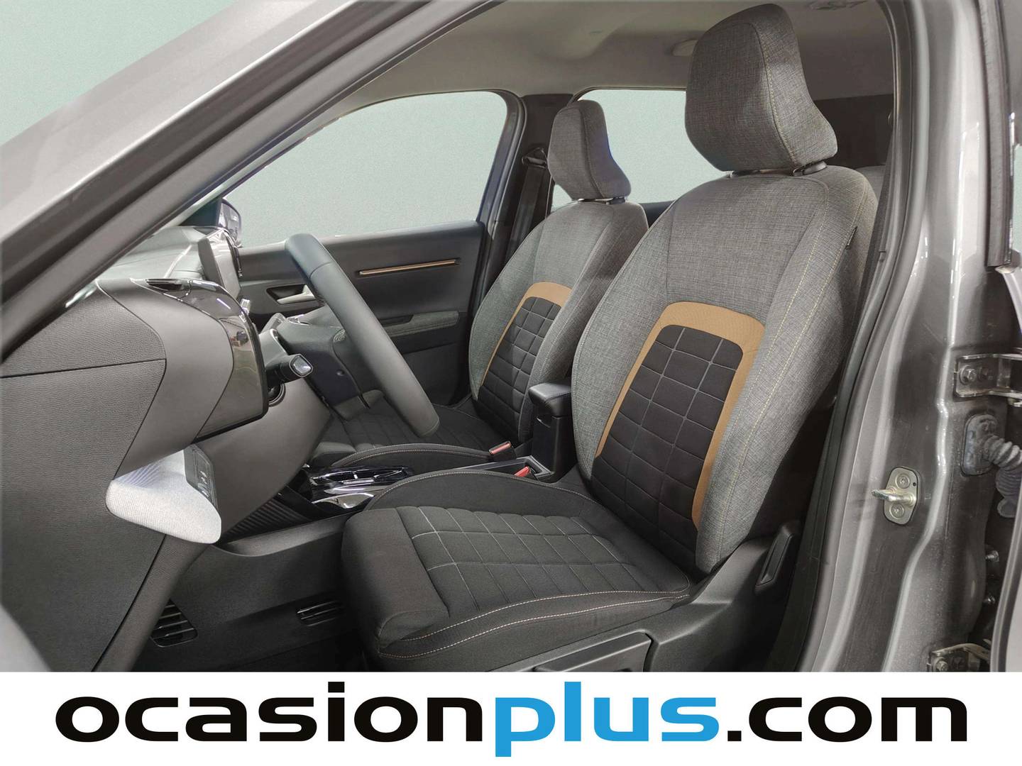 Foto asientos delanteros Citroën C3 Aircross Citroën C3 Aircross Hybrid 145 Plus e-DCS6 (145 CV)