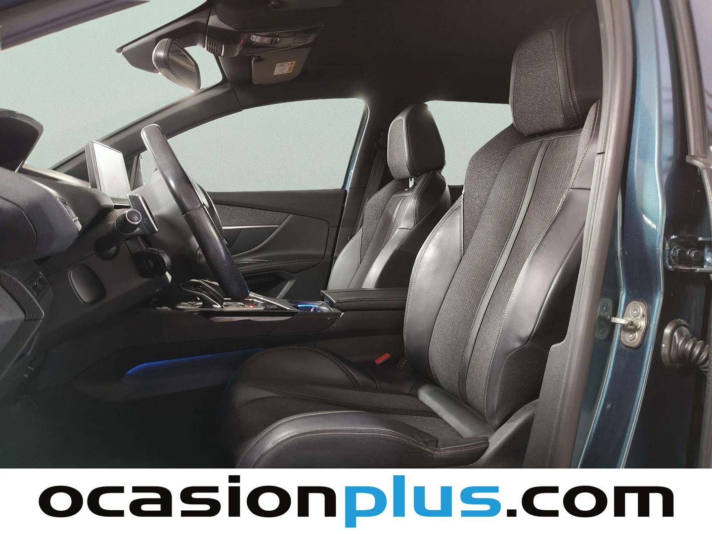 Foto asientos delanteros Peugeot 5008 Peugeot 5008 BlueHDI 130 S&S GT Line EAT8 (130 CV) 7 Plazas