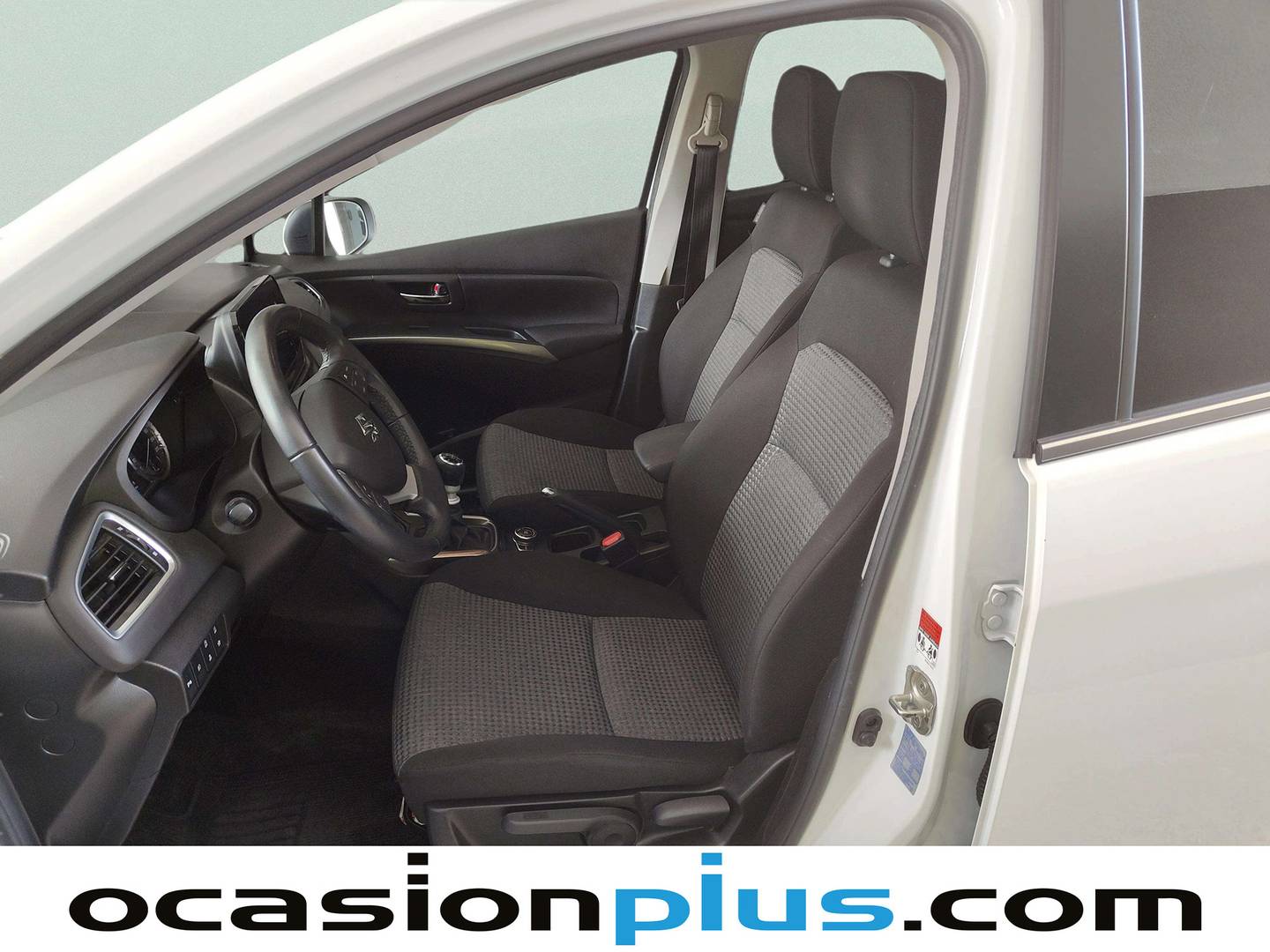 Foto asientos delanteros Suzuki S-Cross Suzuki S-Cross 1.4T Mild Hybrid S2 4WD (129 CV)