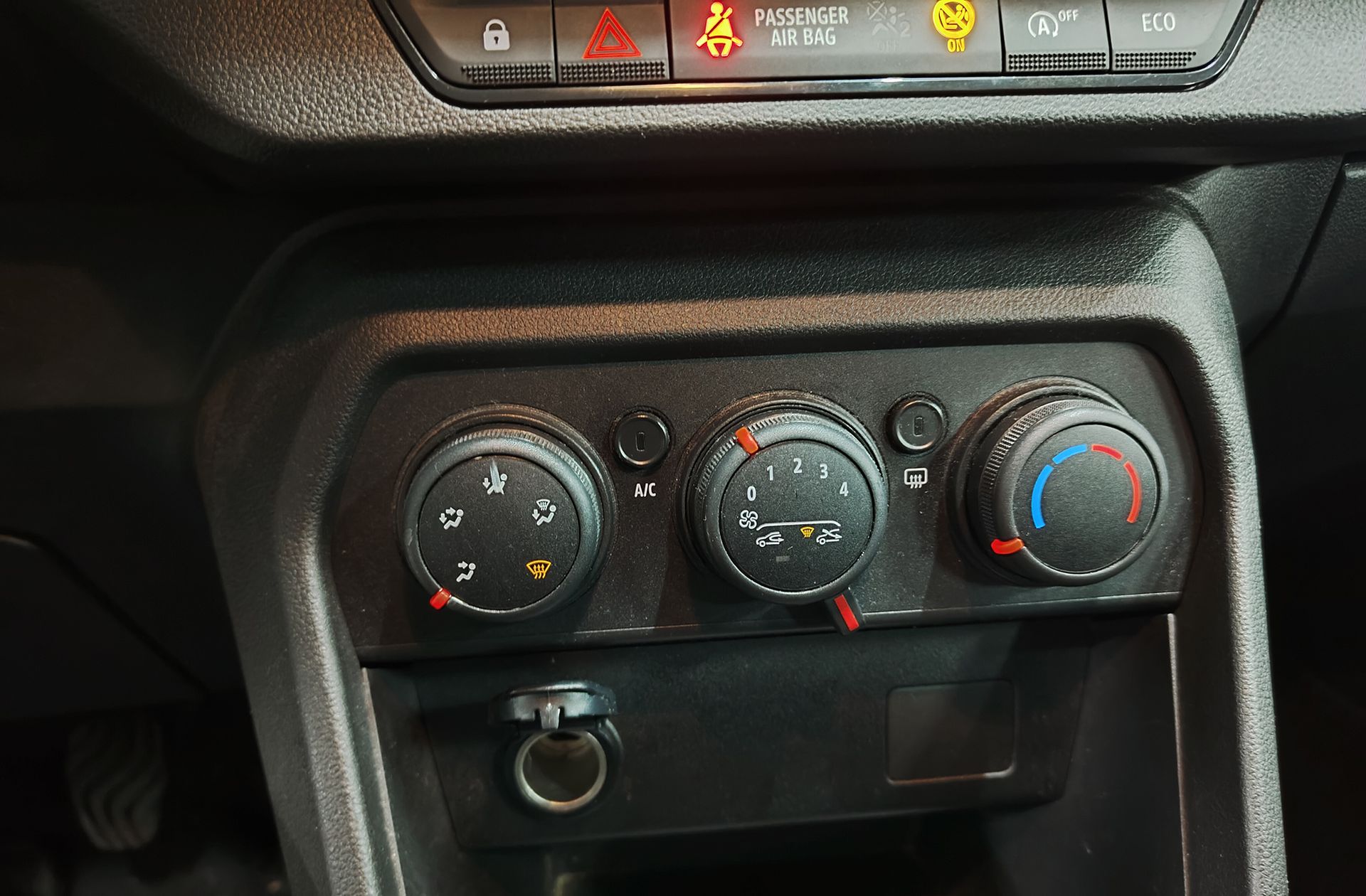 Dacia Sandero Essential TCe - foto 27