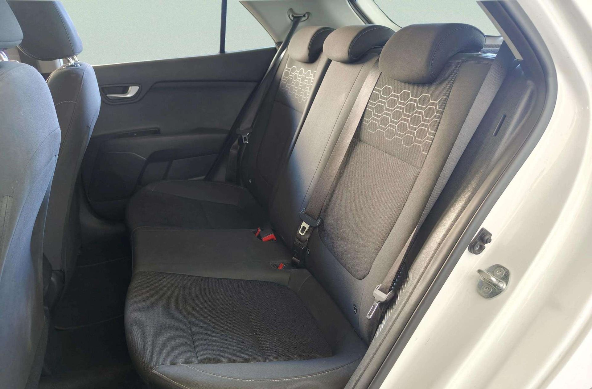 Kia Rio 1.0 T-GDi MHEV iMT Drive - foto 12