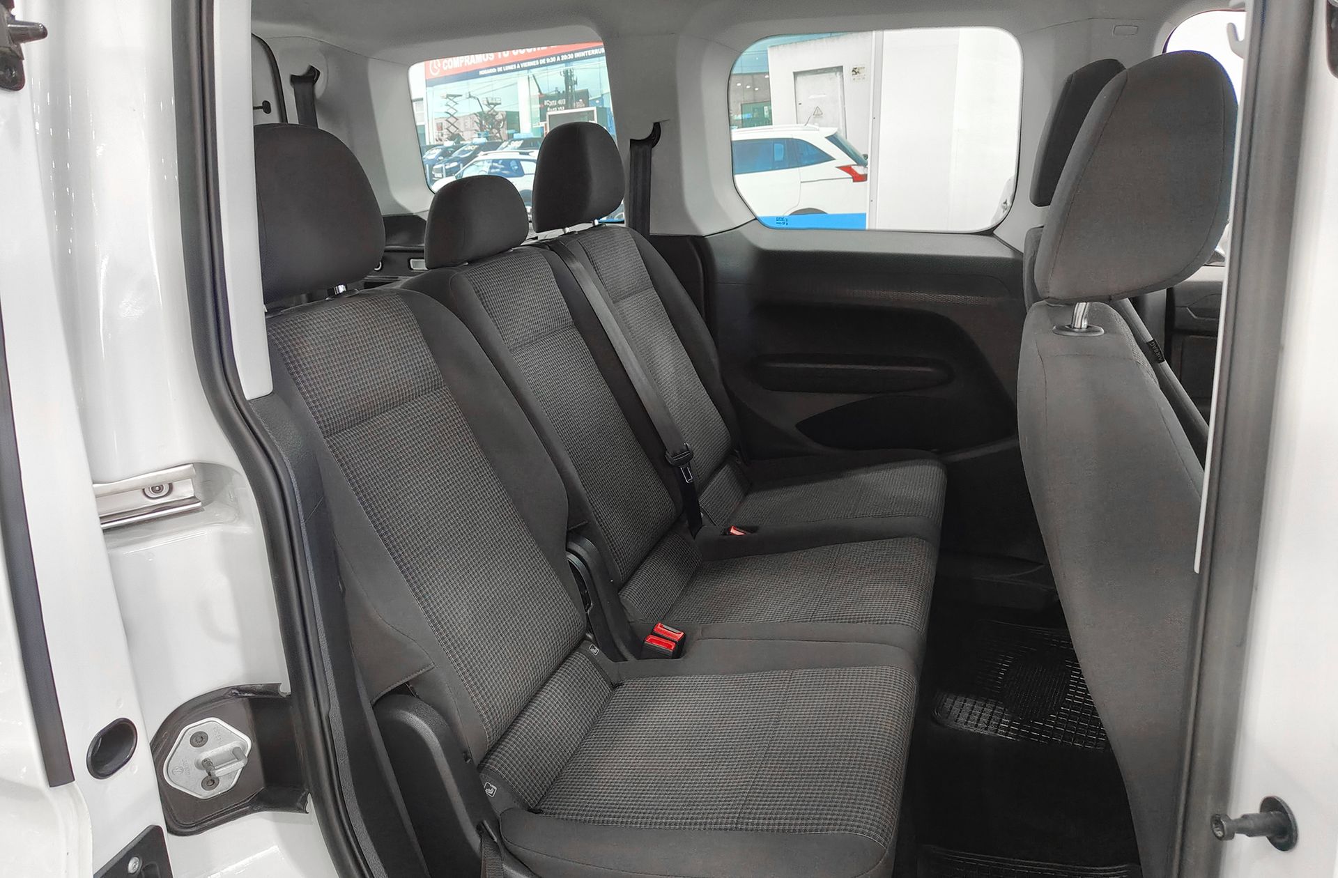 Volkswagen Caddy 2.0 TDI - foto 15