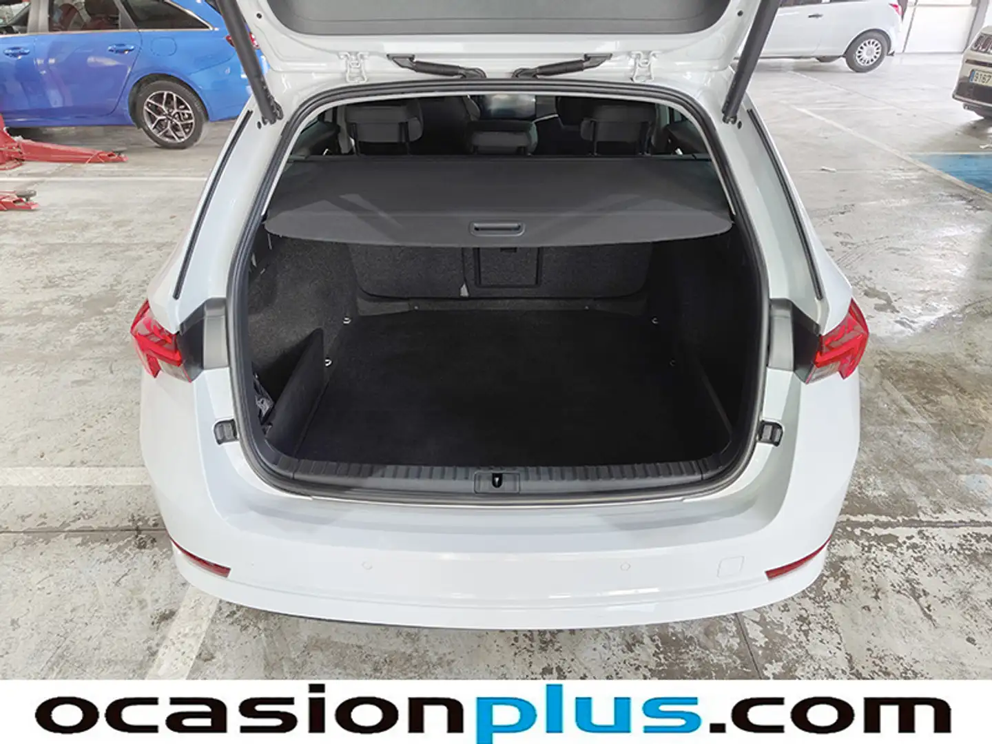 Foto Skoda Octavia Skoda Octavia Combi 1.0 TSI mHEV Ambition DSG (110 CV)