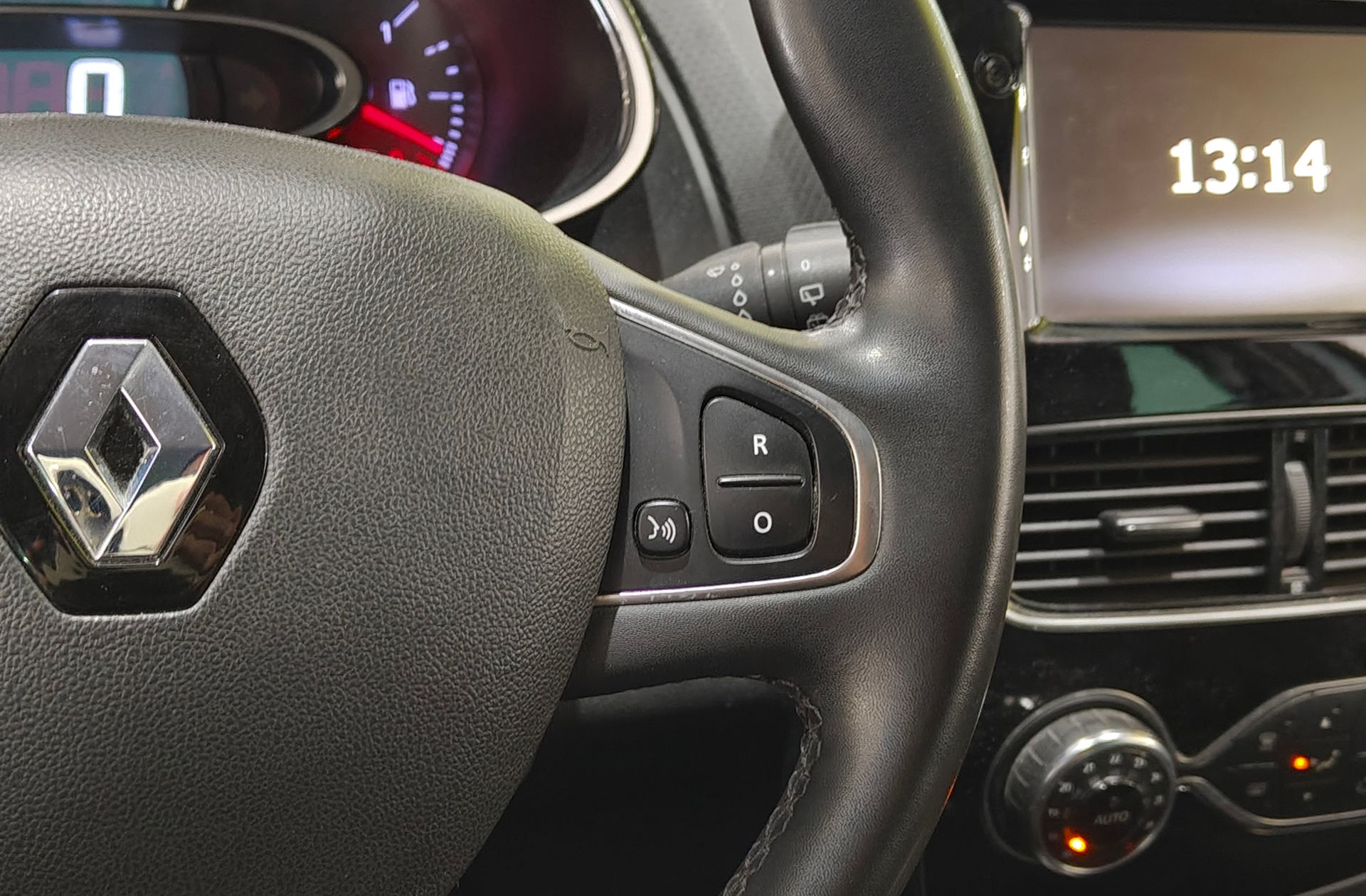 Renault Clio Limited TCe - foto 24