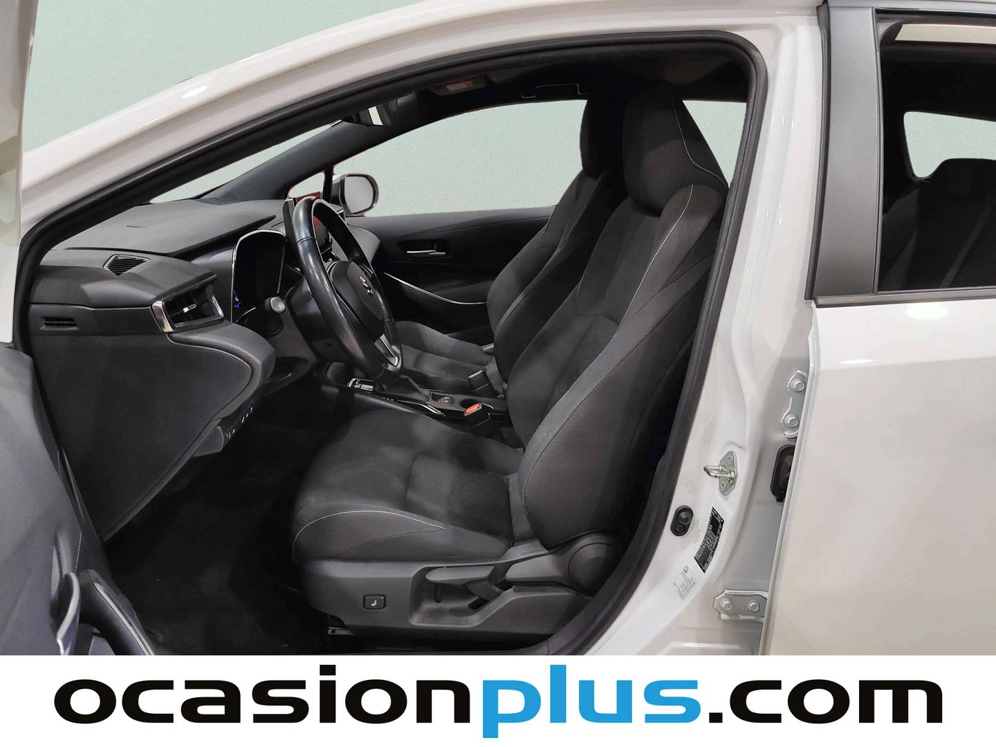 Foto asientos delanteros Suzuki Swace Suzuki Swace 1.8 Hybrid GLE (122 CV)