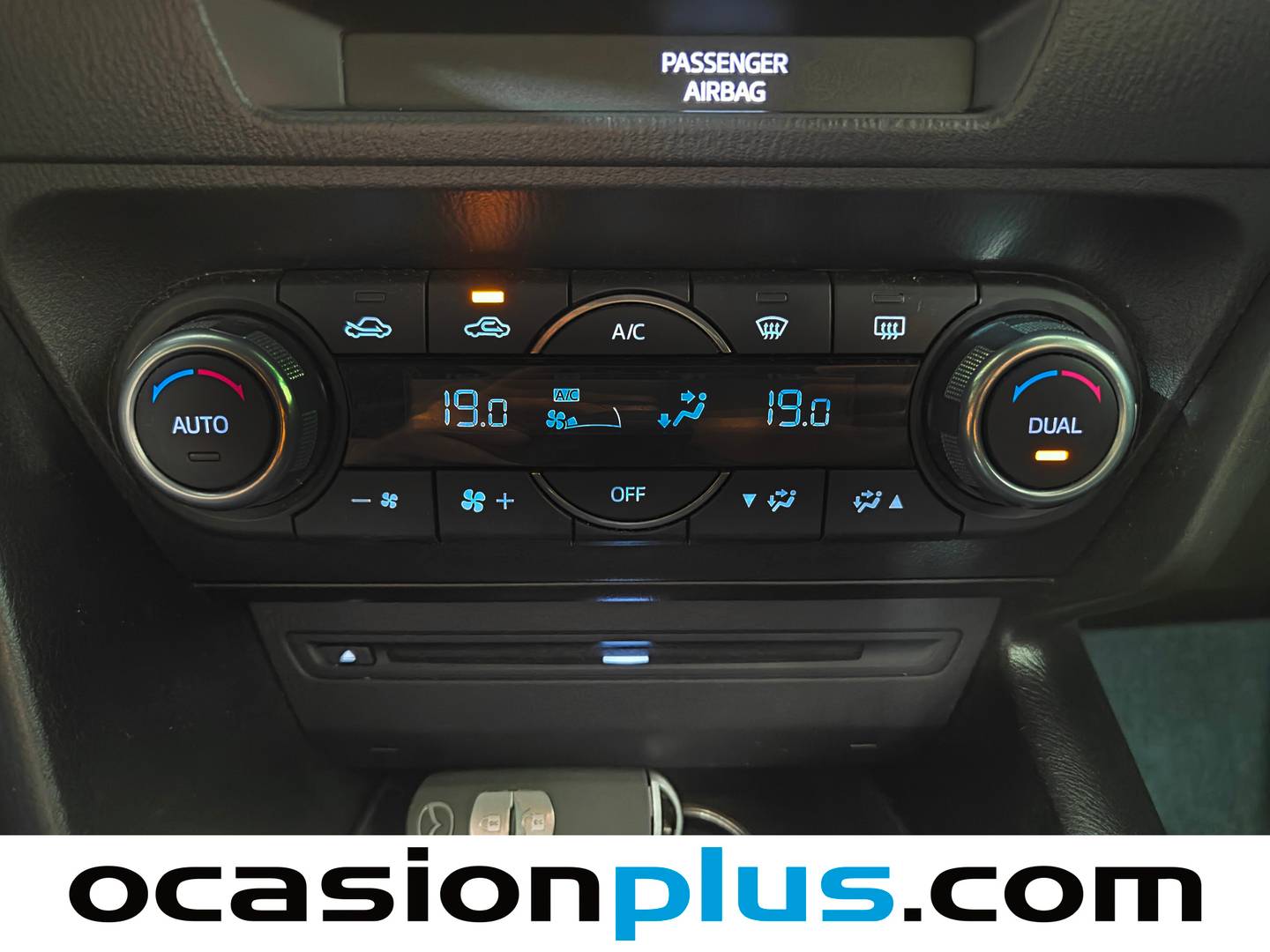 Extras y acabados del Mazda Mazda3 Mazda Mazda 3 2.0 GE Black Tech Edition MT (165 CV)