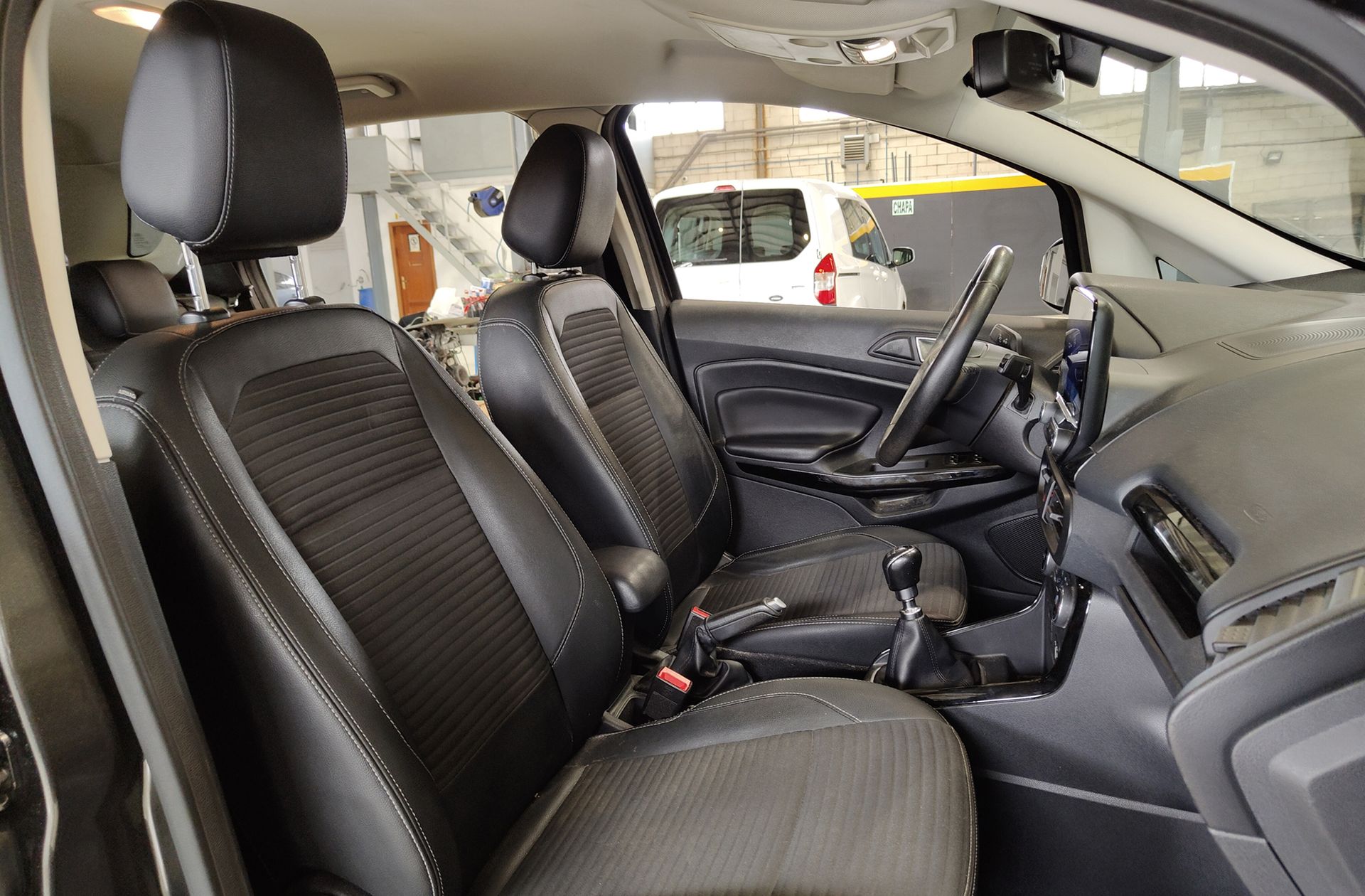 Ford EcoSport 1.0T EcoBoost Titanium - foto 16
