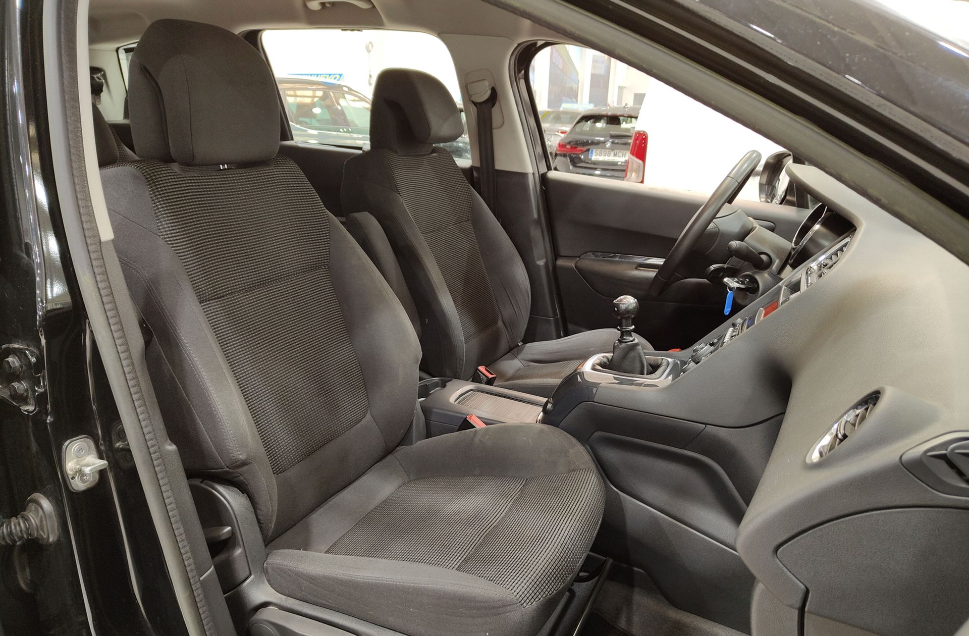 Peugeot 5008 1.6 HDi FAP Active 7 plazas - foto 16