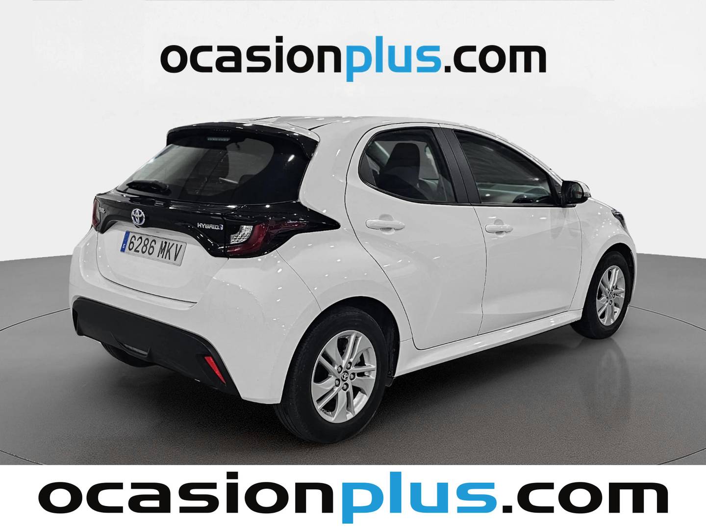 Foto trasera Toyota Yaris Toyota Yaris 120H Business Plus (116 CV) derecha