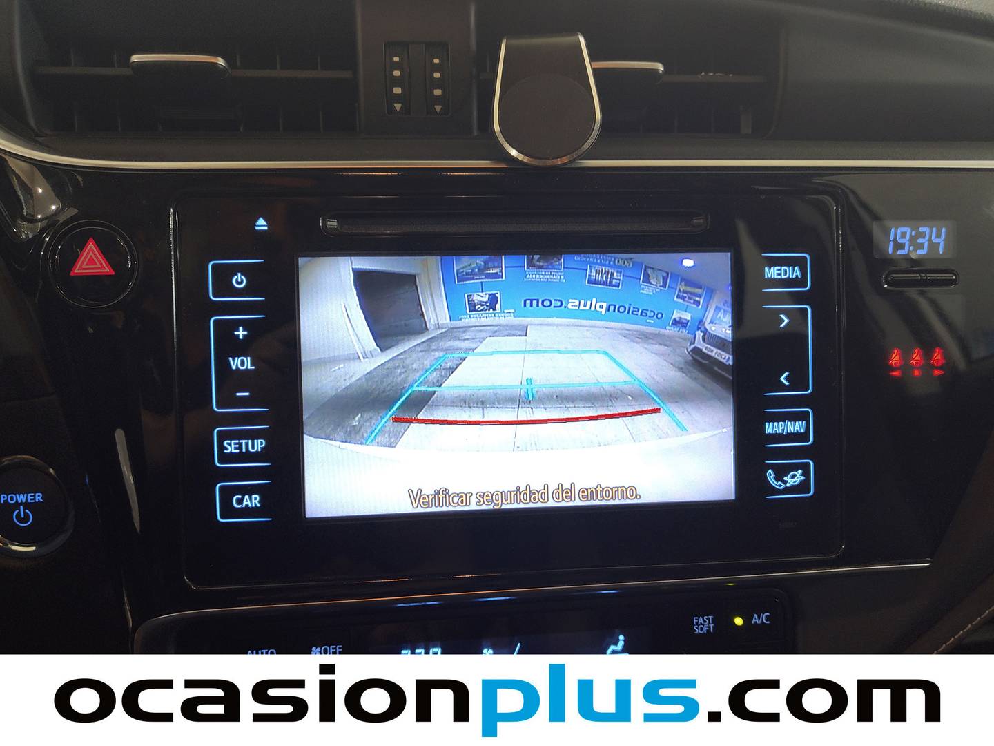 Extras y acabados del Toyota Auris Toyota Auris 140H Hybrid Active (Business Plus) (136 CV)