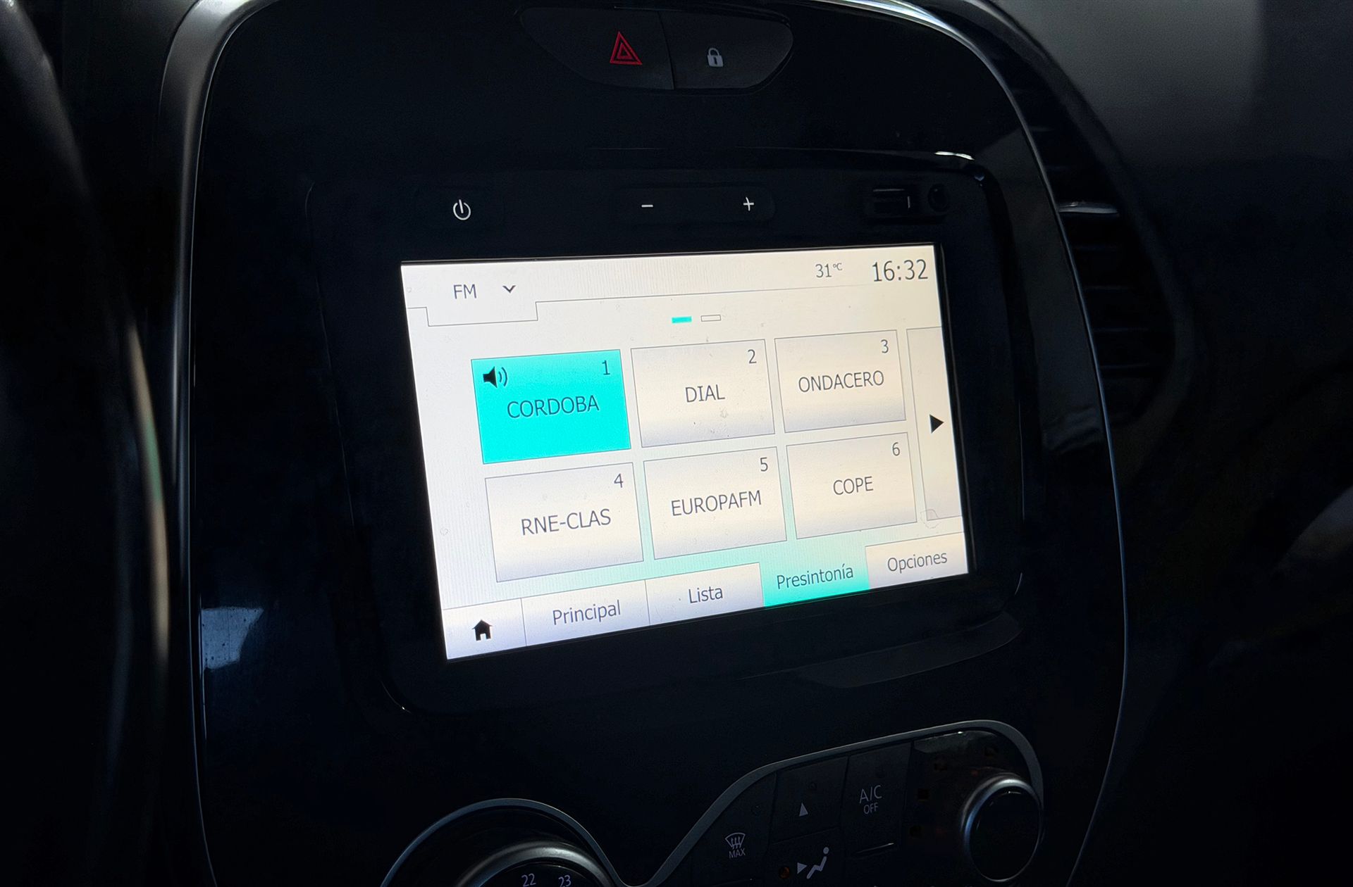 Renault Captur Zen TCe GPF EDC - foto 34