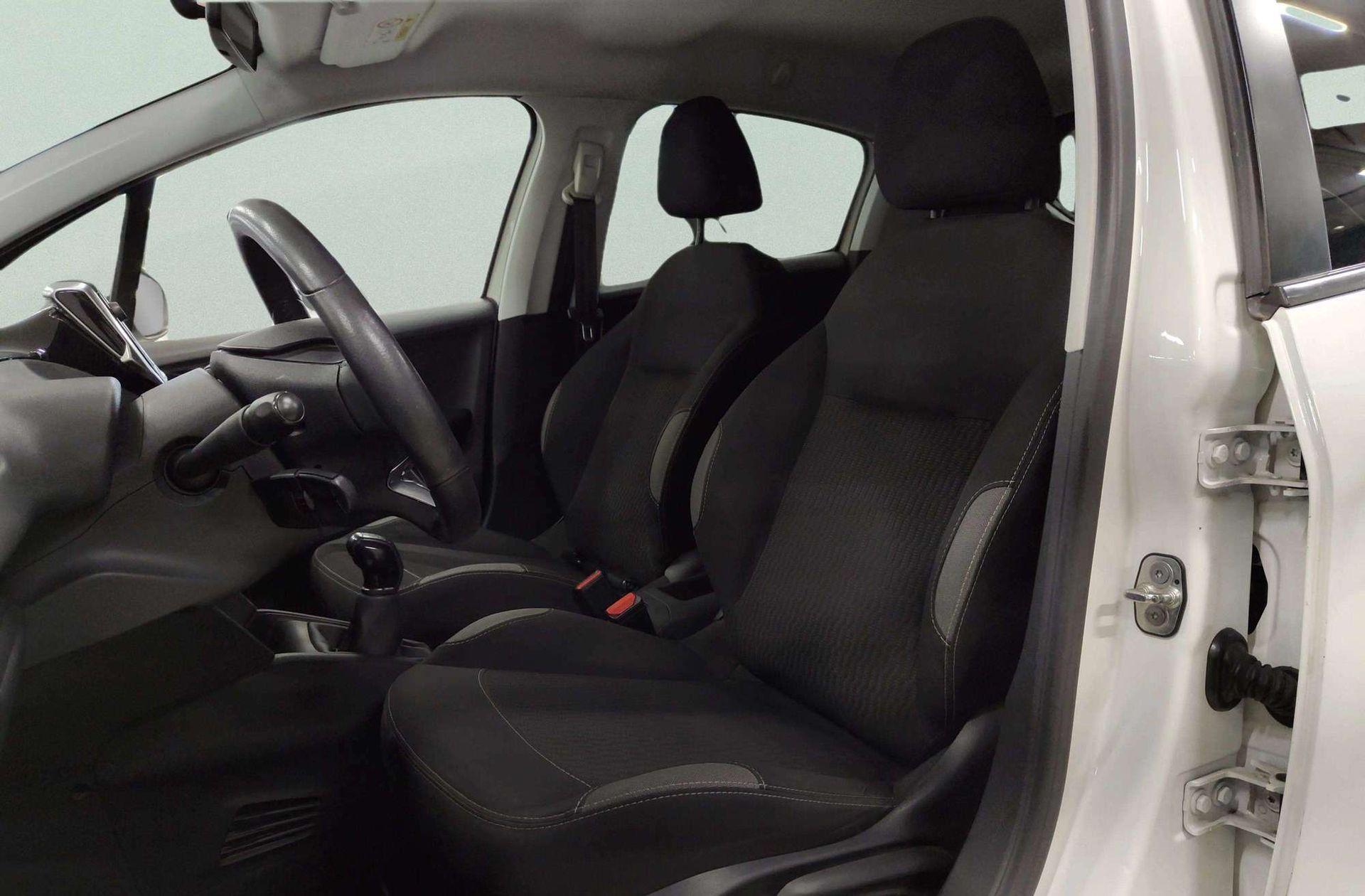 Peugeot 208 1.2 PureTech Active - foto 9