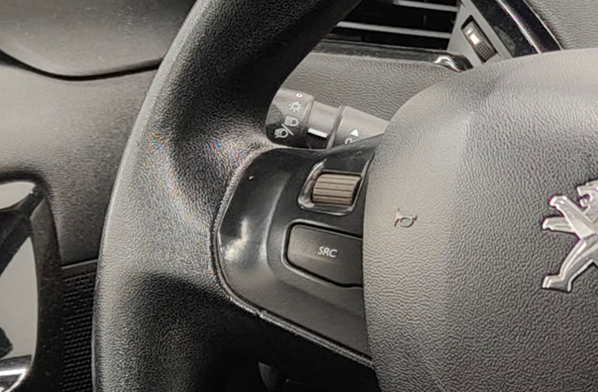 Peugeot 208 1.4 HDi Active - foto 22