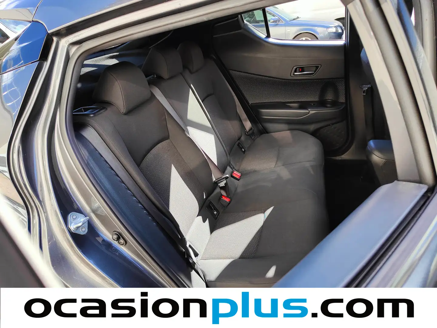 Foto Toyota C-HR Toyota C-HR 1.8 125H Advance (122 CV)