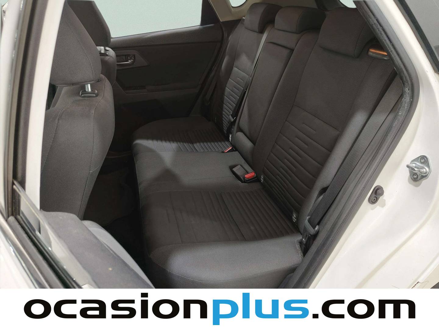 Foto asientos traseros Toyota Auris Toyota Auris 120T Active (116 CV)