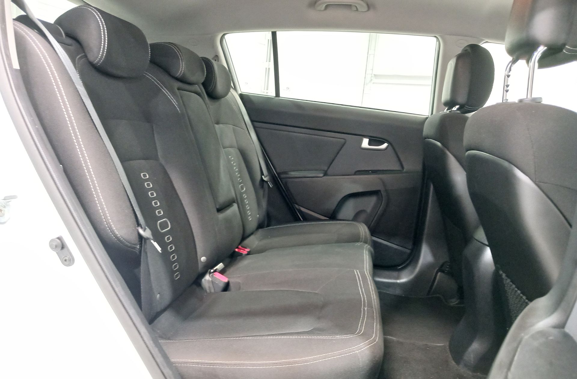 Kia Sportage 1.7 CRDi VGT Drive 4x2 - foto 14