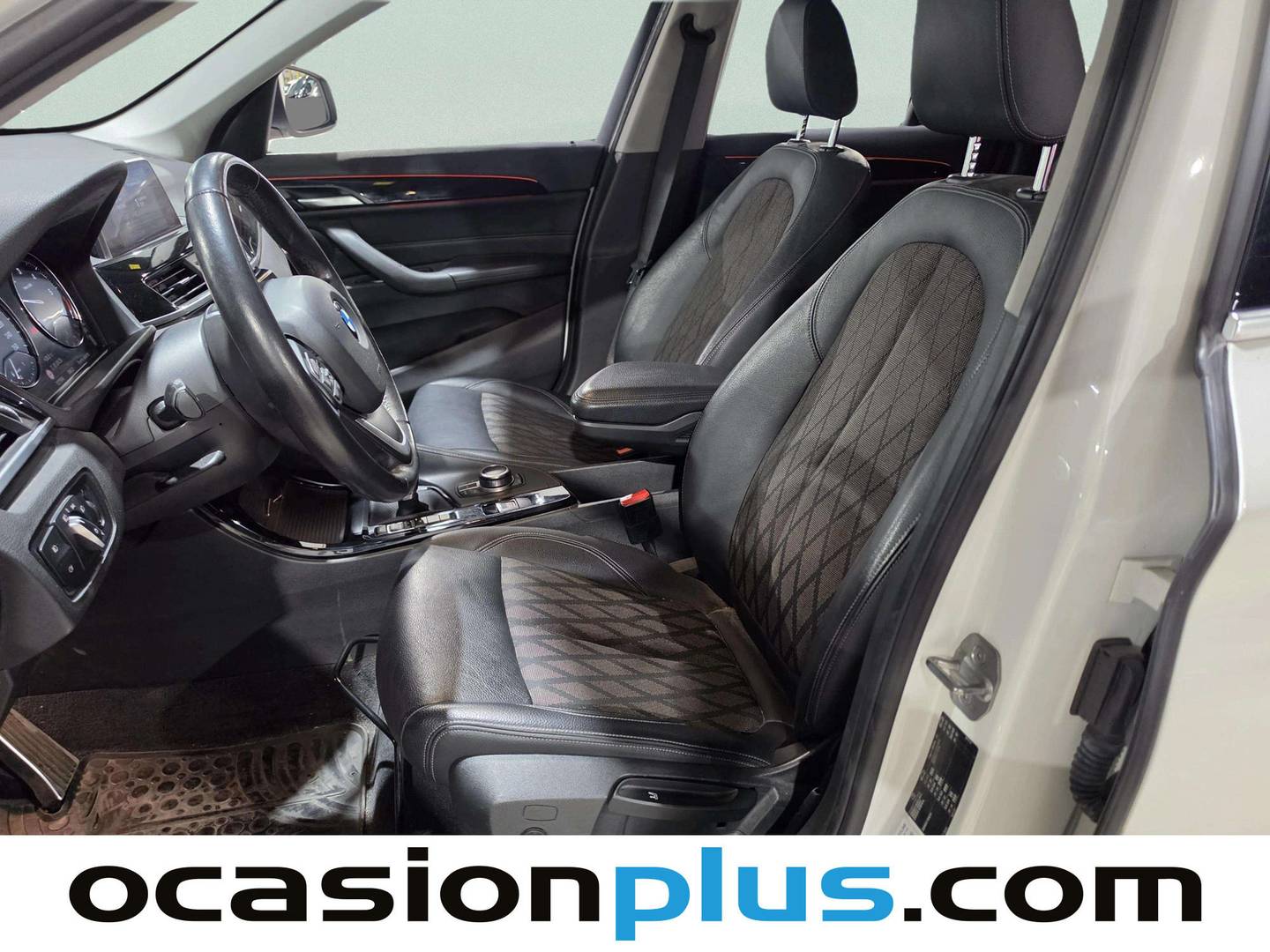 Foto asientos delanteros BMW X1 BMW X1 sDrive18d Business (150 CV)