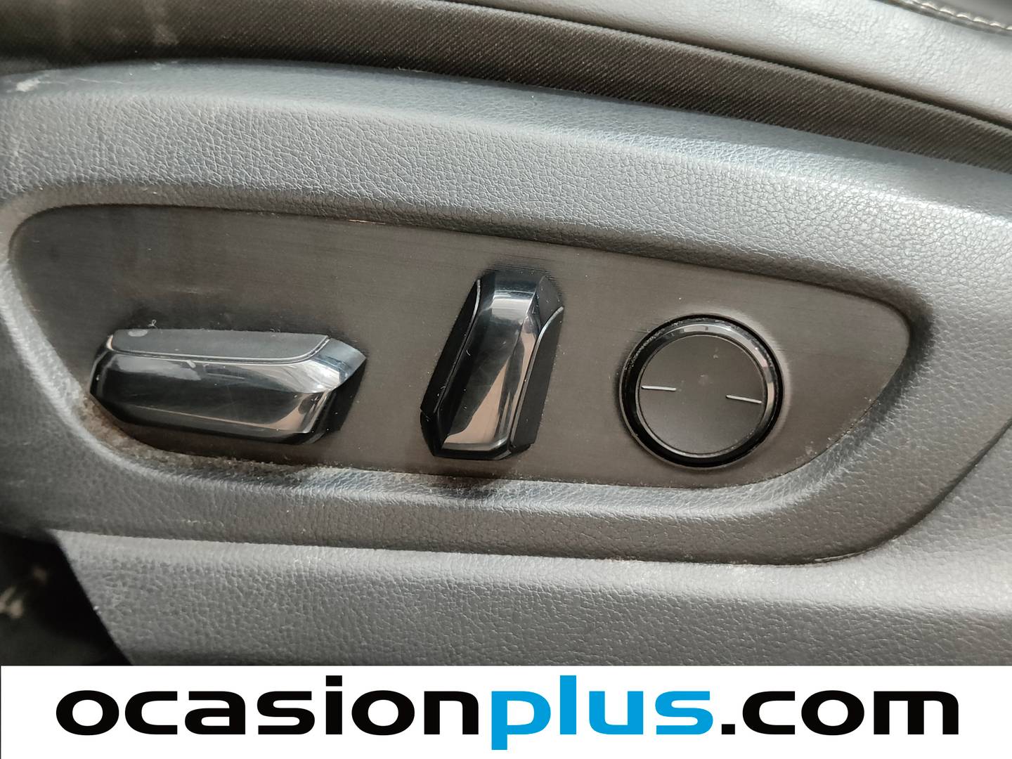 Acabados Lexus UX Lexus UX 250h Luxury (184 CV)