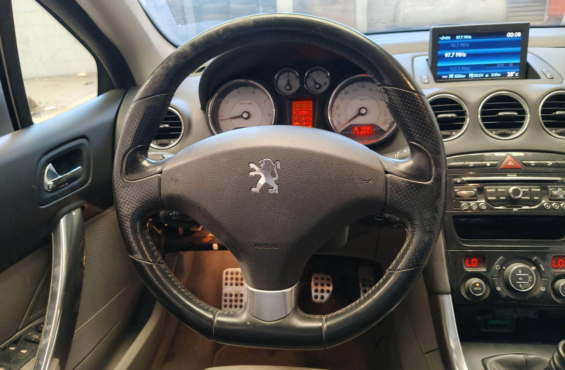 Peugeot 308 CC 1.6 THP Edition Limitada - foto 16