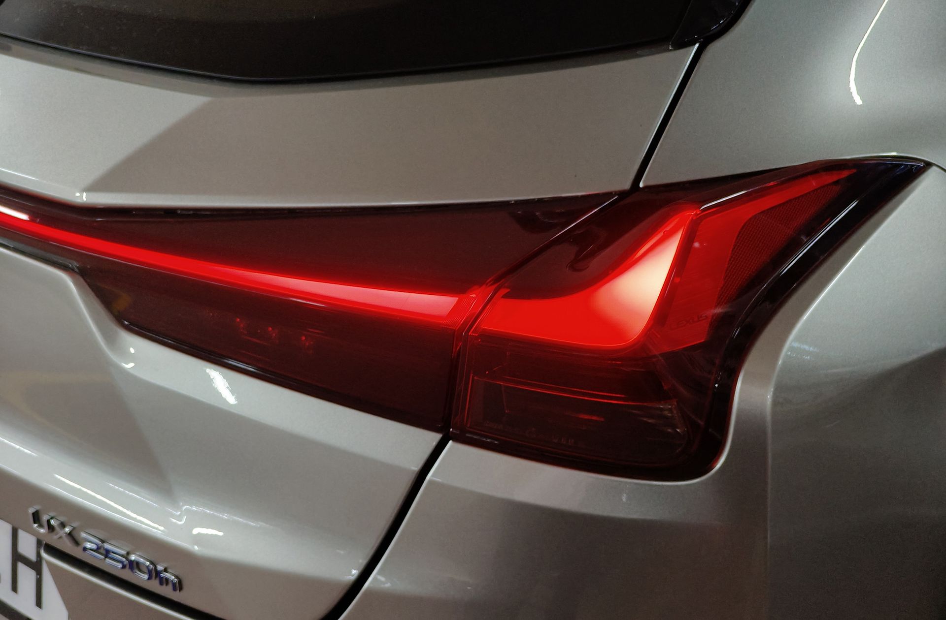 Lexus UX 250h Business 2WD - foto 14