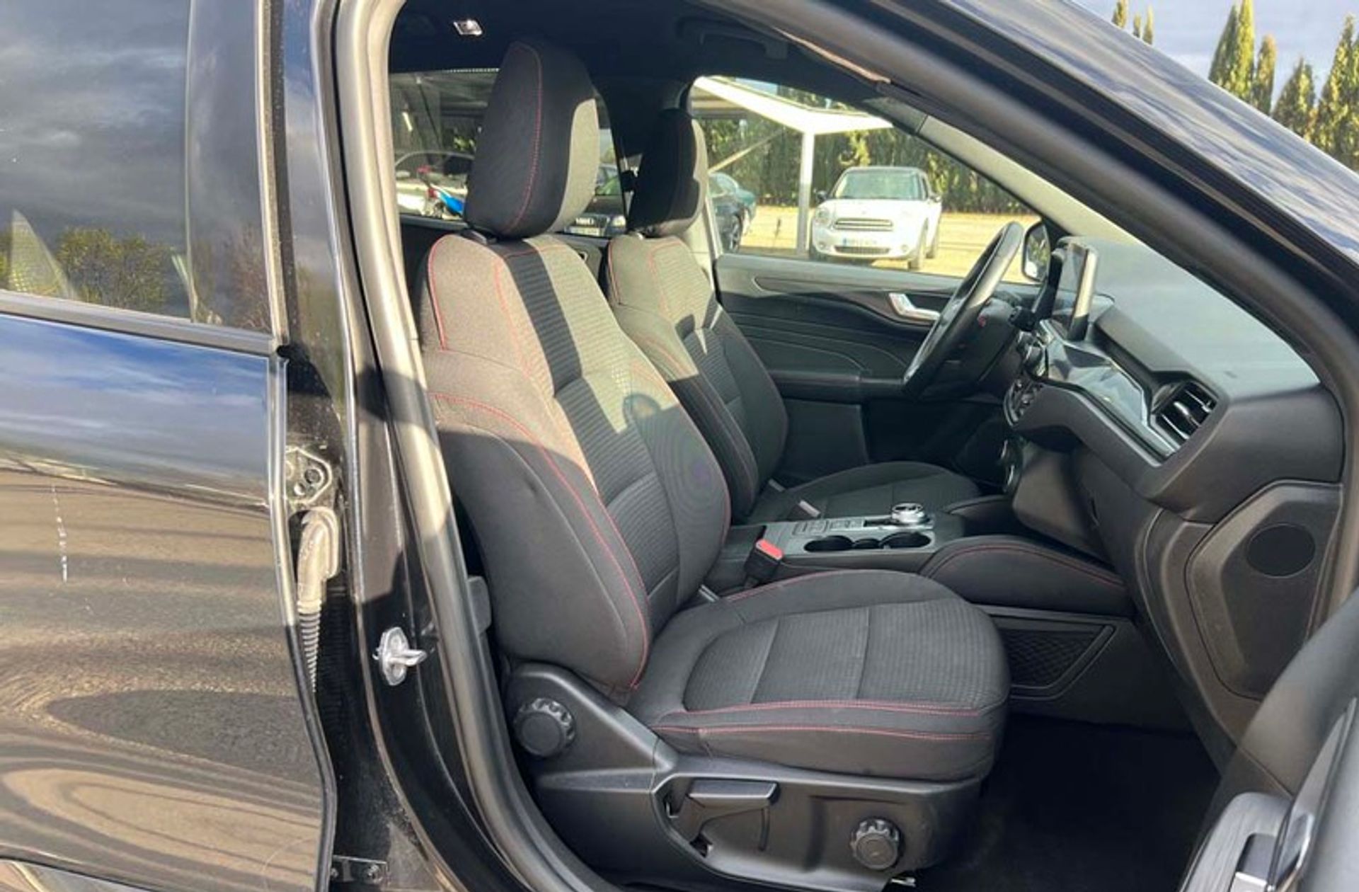Ford Kuga 2.5 Duratec PHEV ST-Line - foto 18
